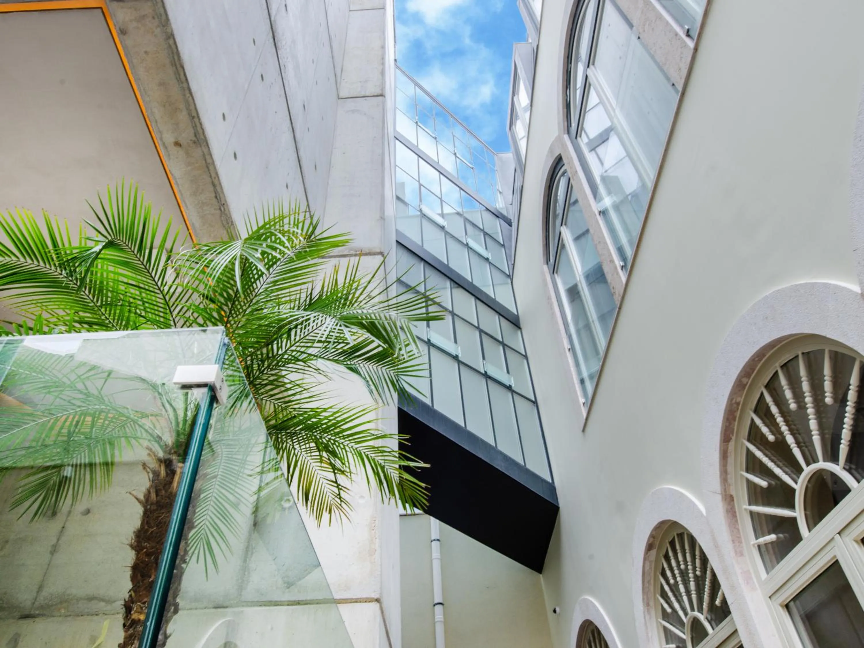 Property building in Browns Avenue Hotel