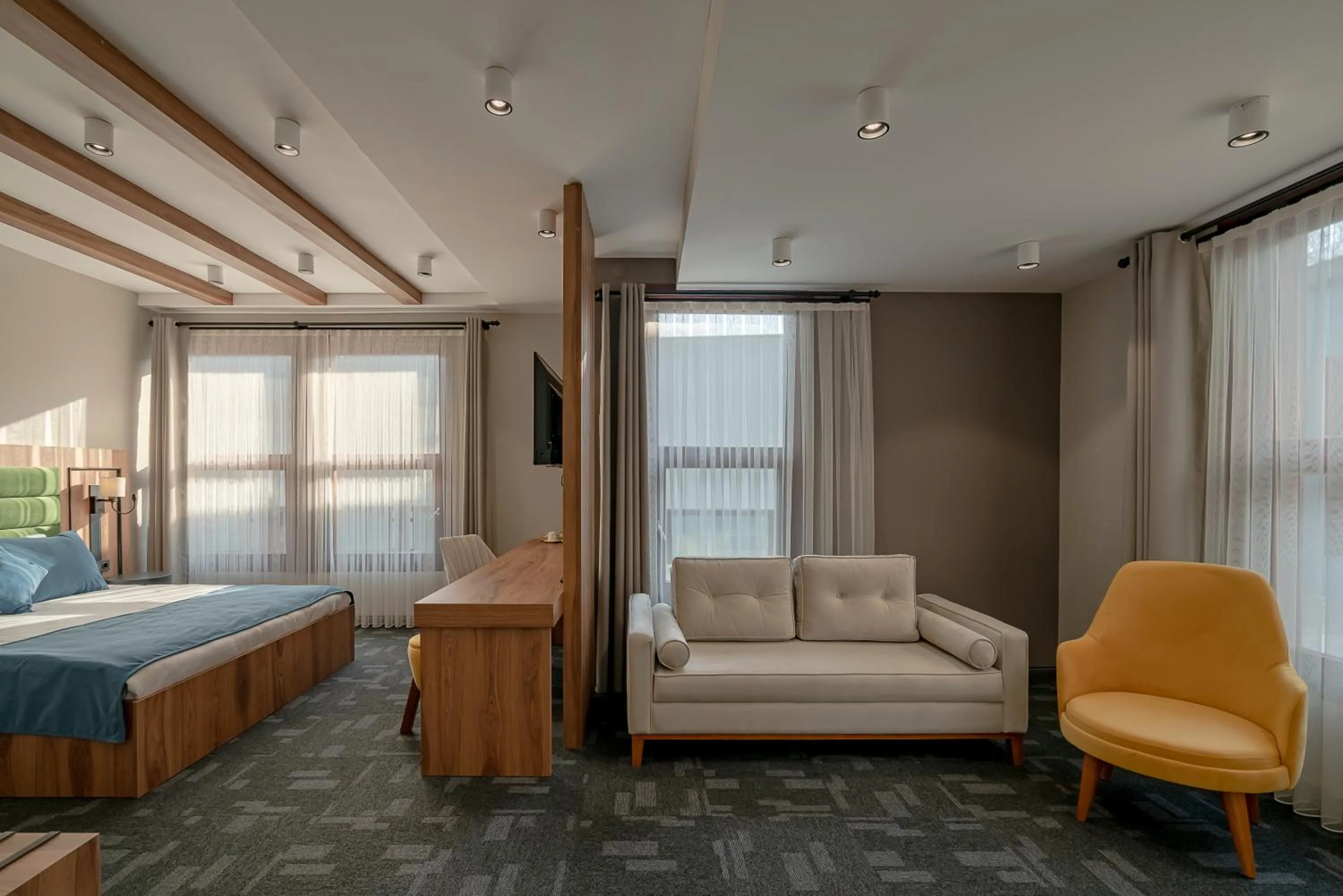 Photo of the whole room, Bed in ERTA SOYAK THERMAL OTEL