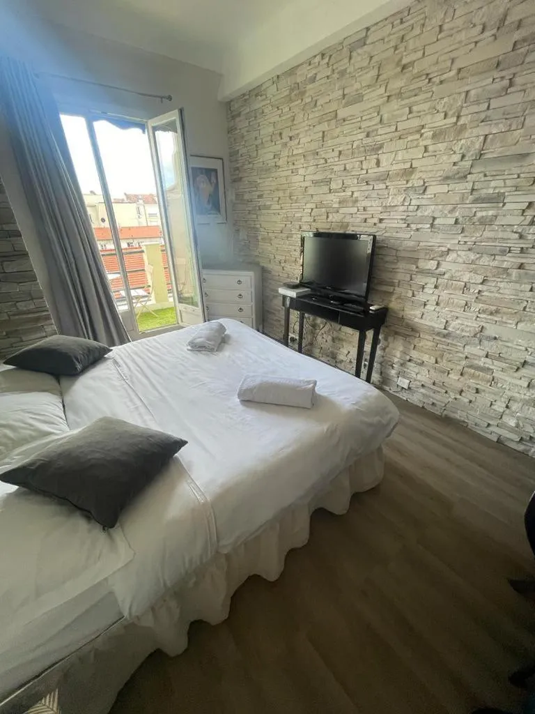 Bed in Studio Bel Air FSHH