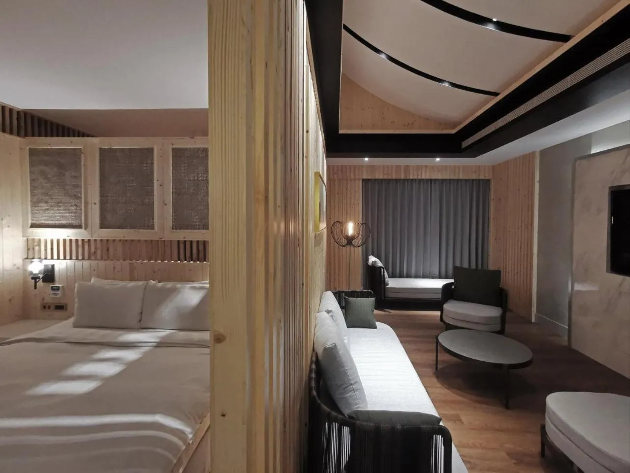 Bed in Seasons Boutique Motel