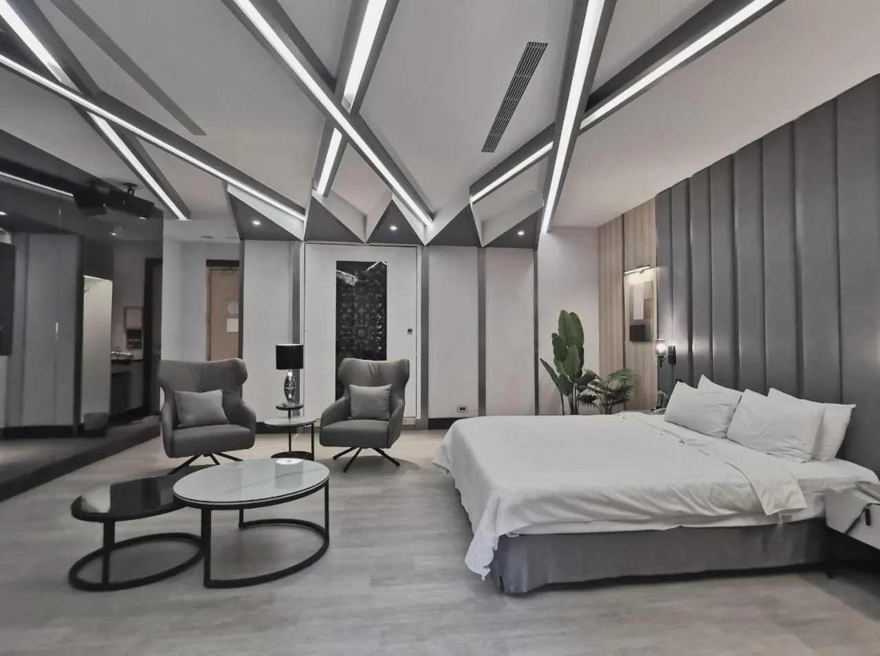 Seasons Boutique Motel