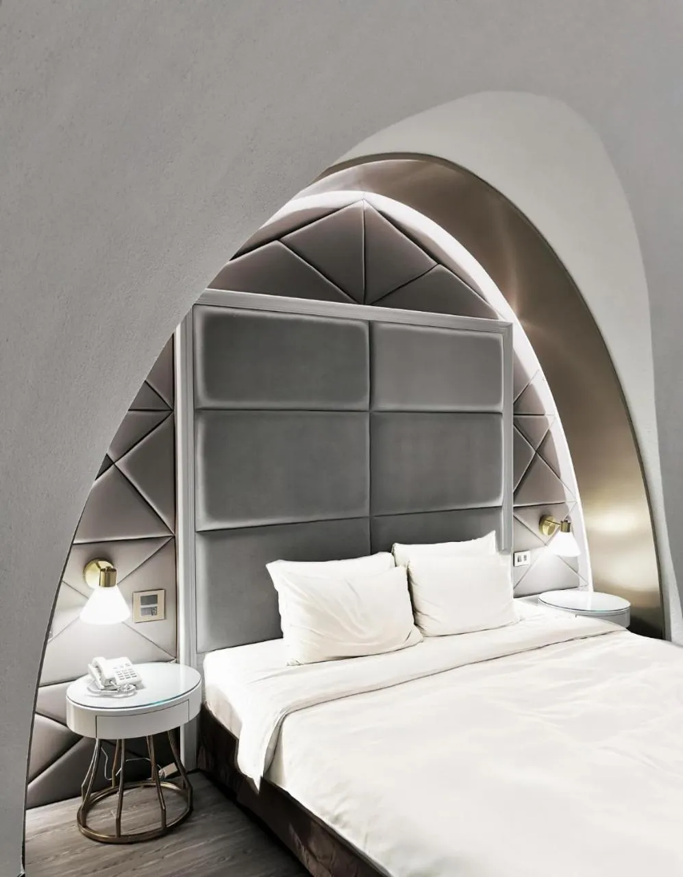 Bed in Seasons Boutique Motel