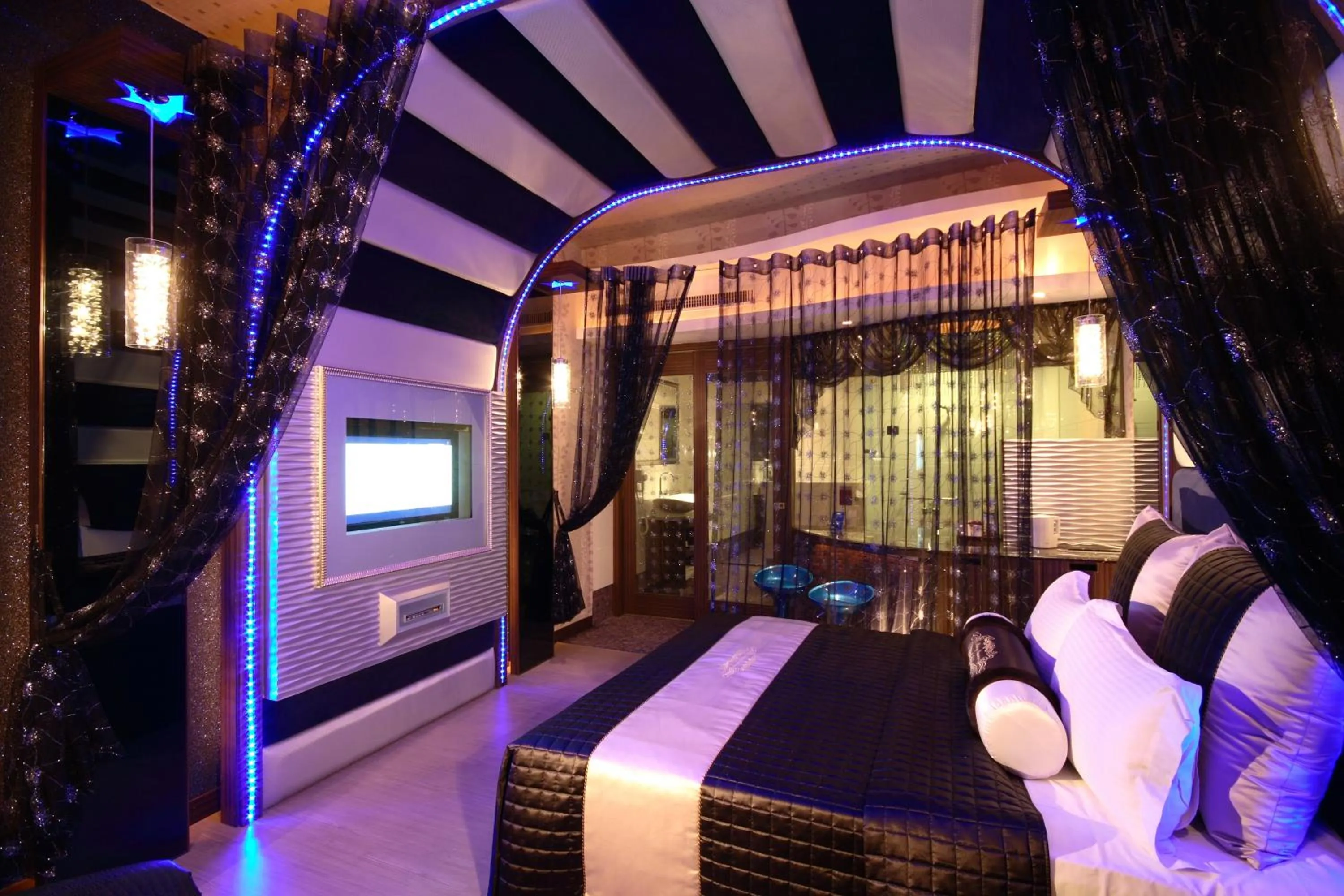 Photo of the whole room, Bed in Shiny Seasons Motel