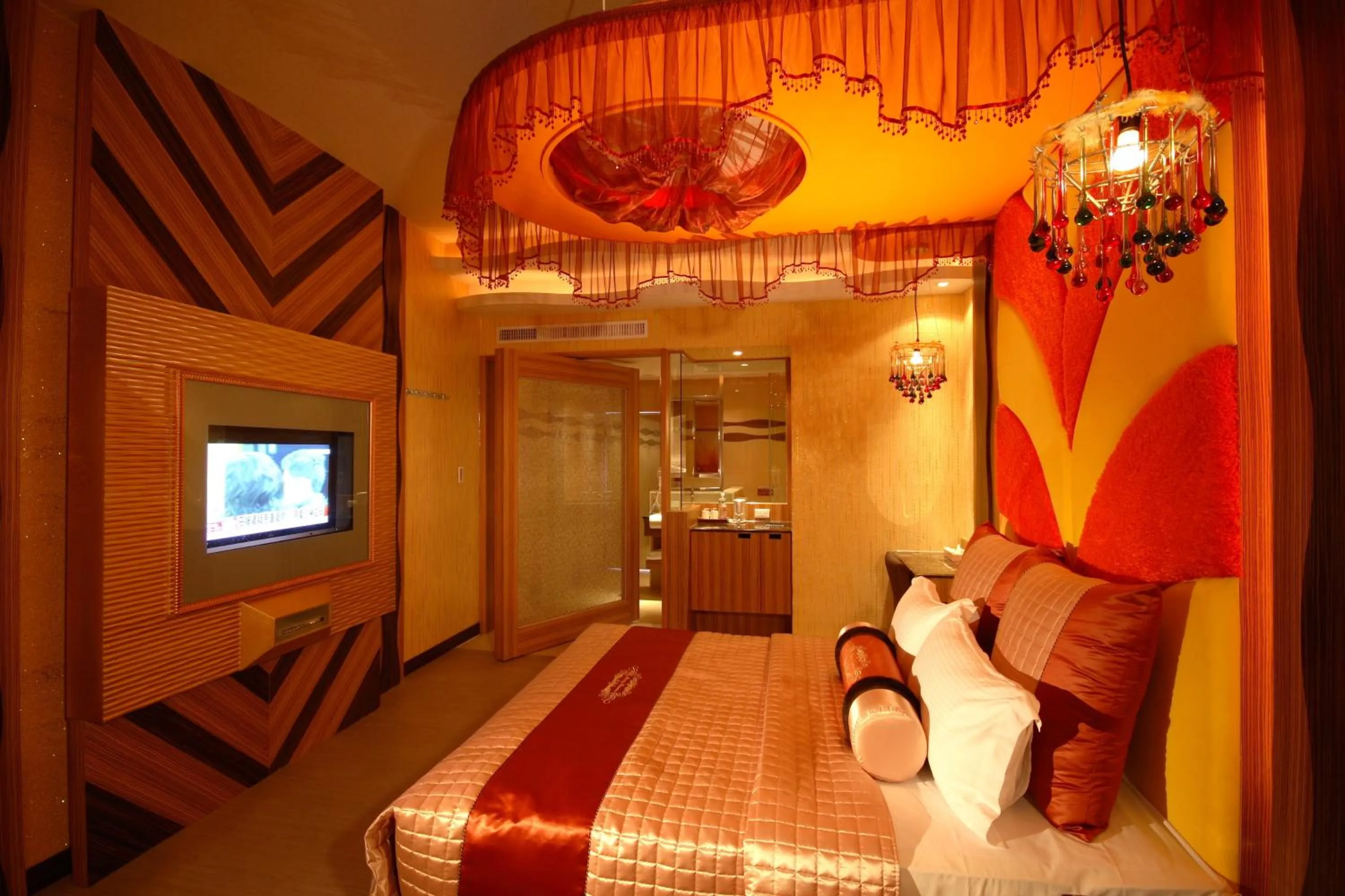 Photo of the whole room, Bed in Shiny Seasons Motel