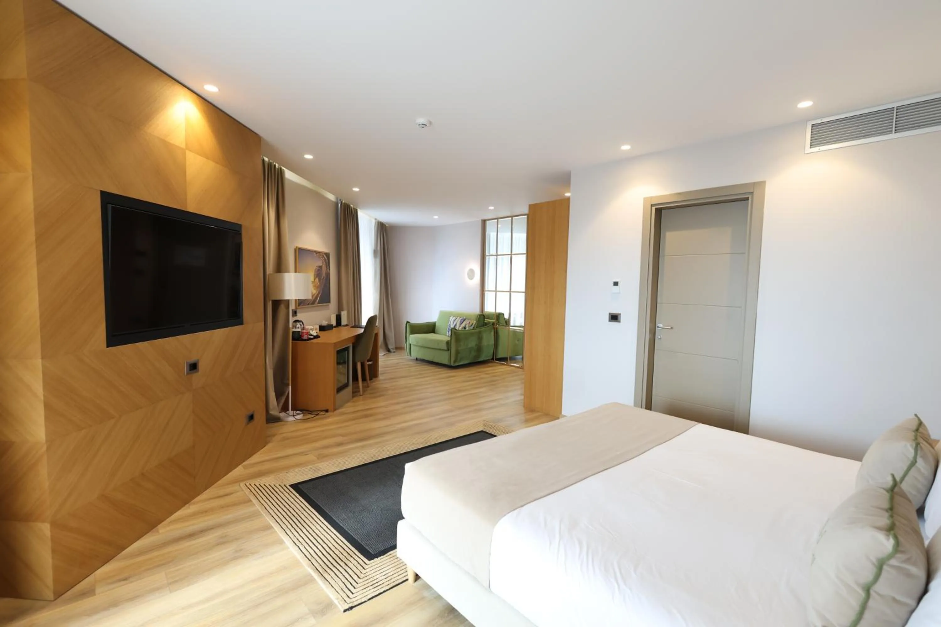 Bed in White Hill Hotel, SPA & Conferences