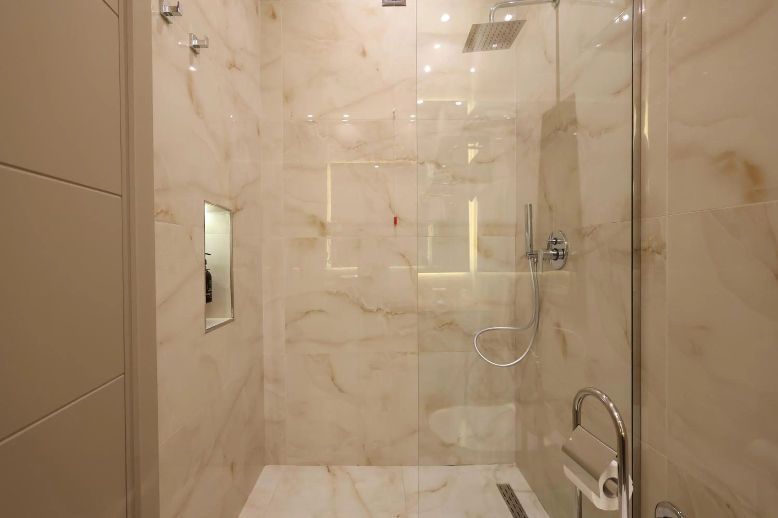 Shower in White Hill Hotel, SPA & Conferences