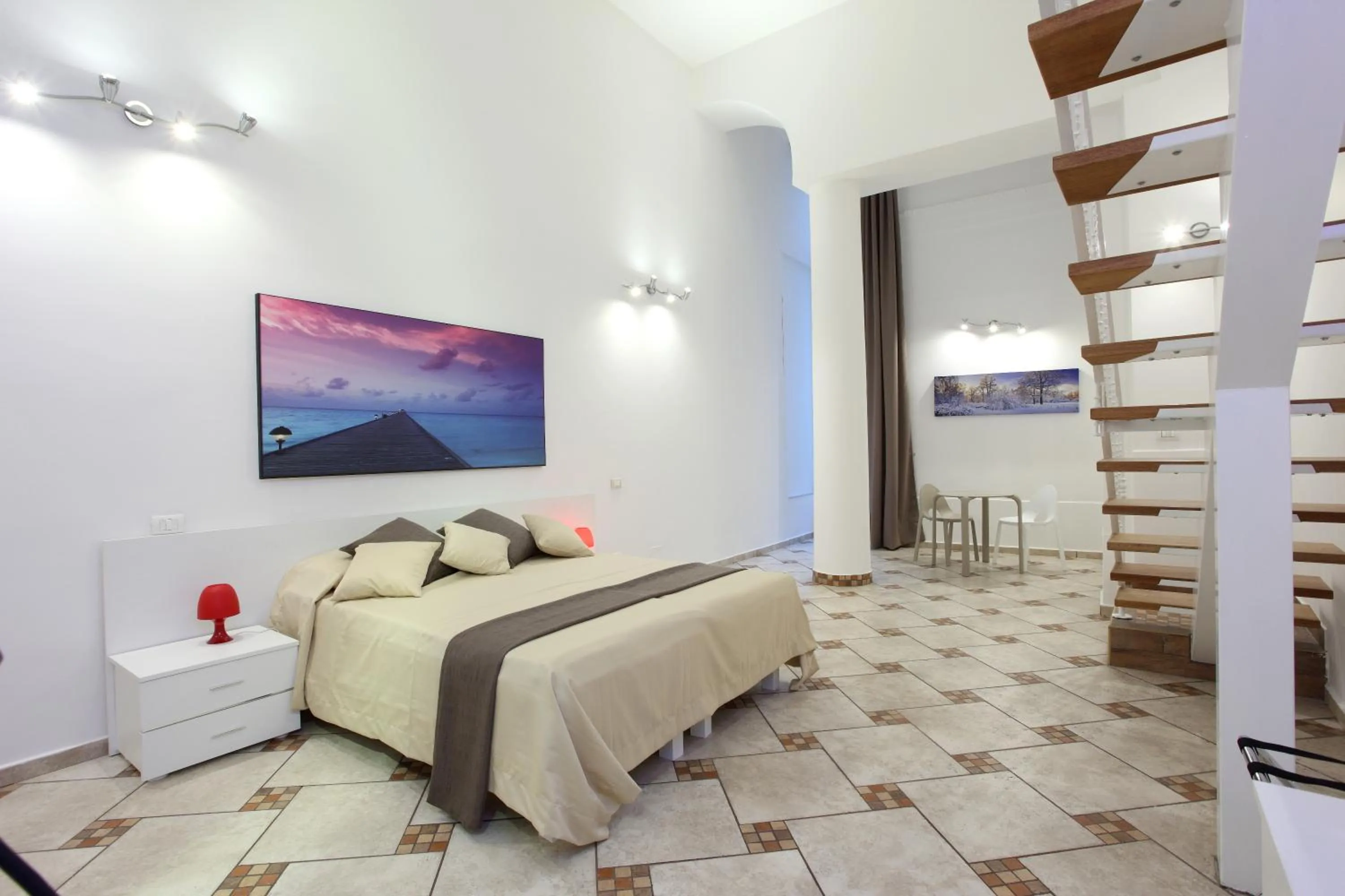 Photo of the whole room, Bed in Napoli Sea