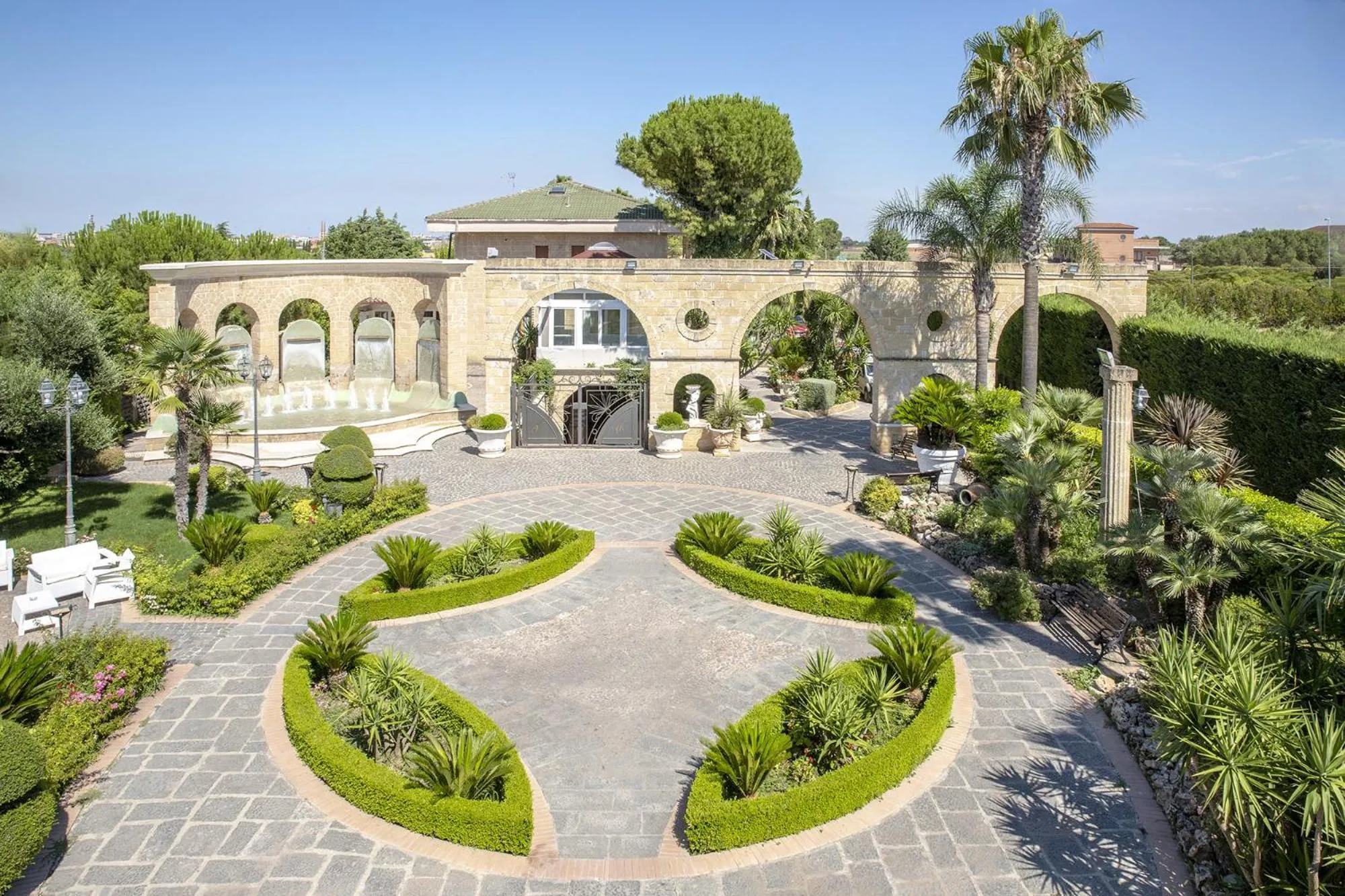 Property building in Maison Reale