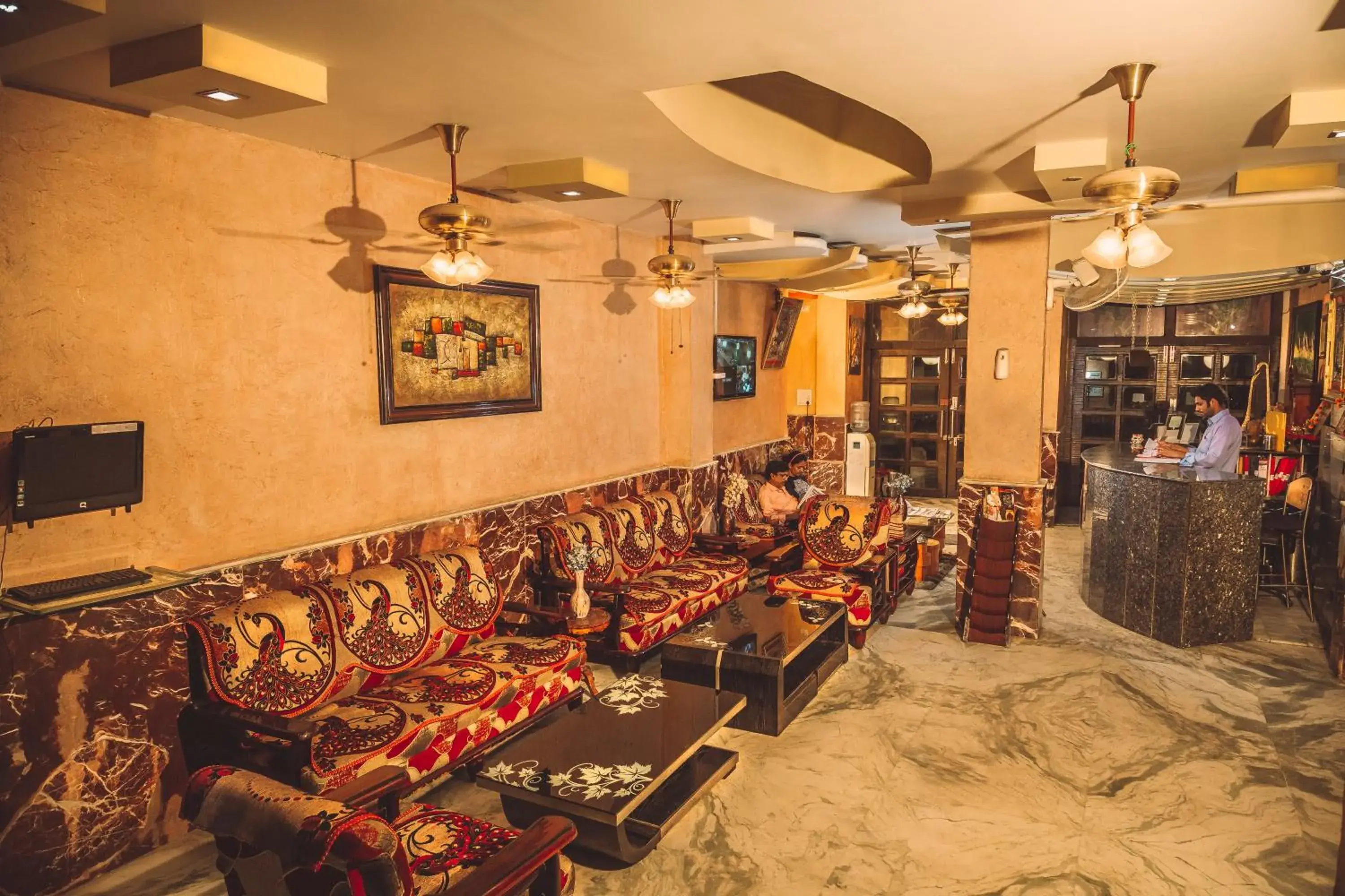 Lobby or reception in Hotel Meenakshi Udaipur - Family Preffered Hotel Lobby or reception in Hotel Meenakshi Udaipur - Family Preffered Hotel