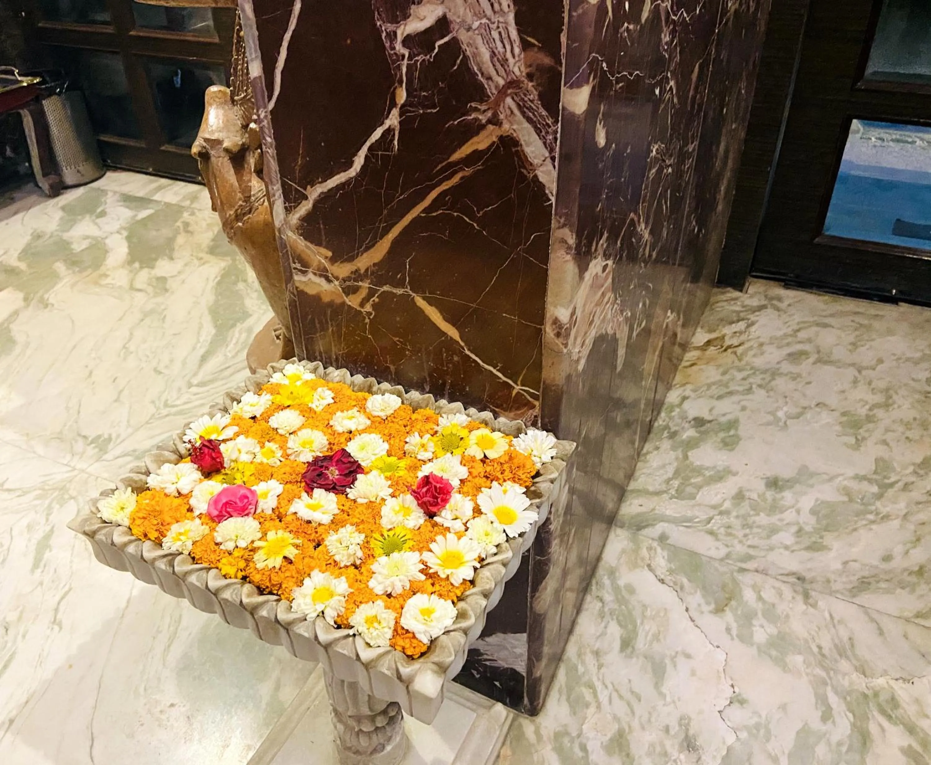 Lobby or reception in Hotel Meenakshi Udaipur - Family Preffered Hotel