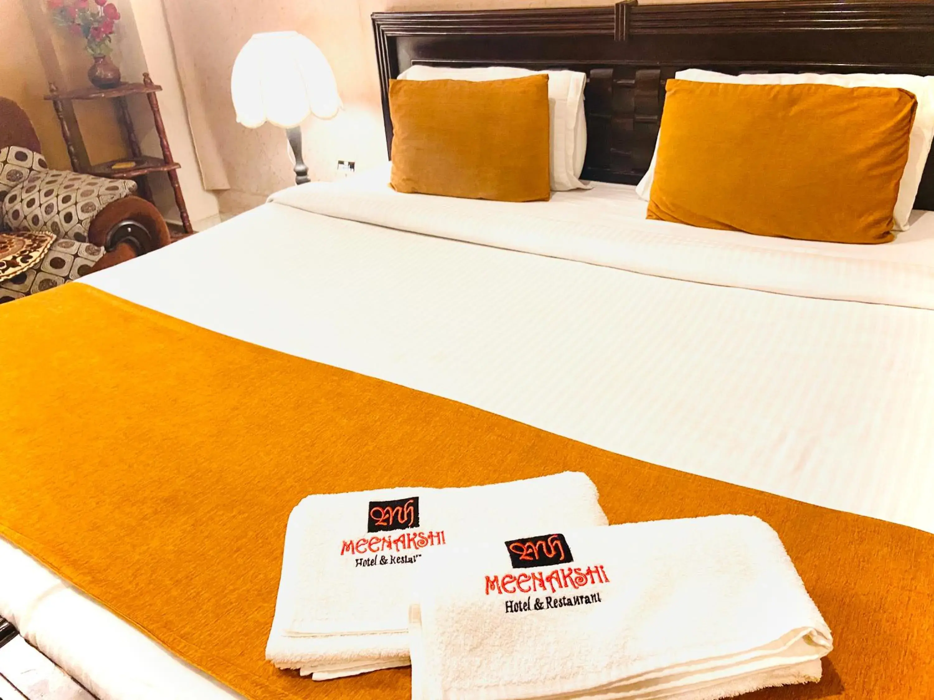 Bed in Hotel Meenakshi Udaipur - Family Preffered Hotel Bed in Hotel Meenakshi Udaipur - Family Preffered Hotel