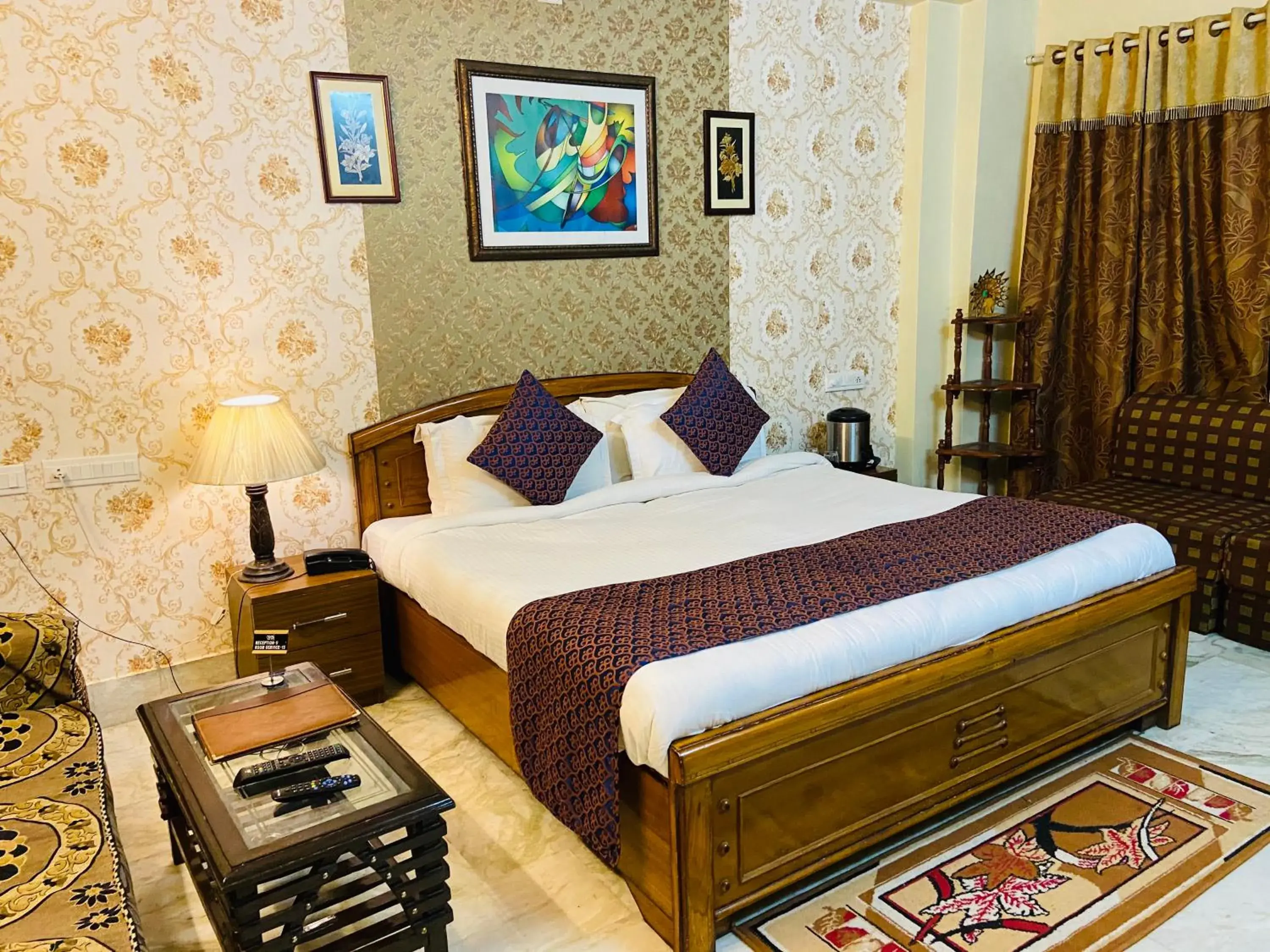 Bedroom, Bed in Hotel Meenakshi Udaipur - Family Preffered Hotel Bedroom, Bed in Hotel Meenakshi Udaipur - Family Preffered Hotel