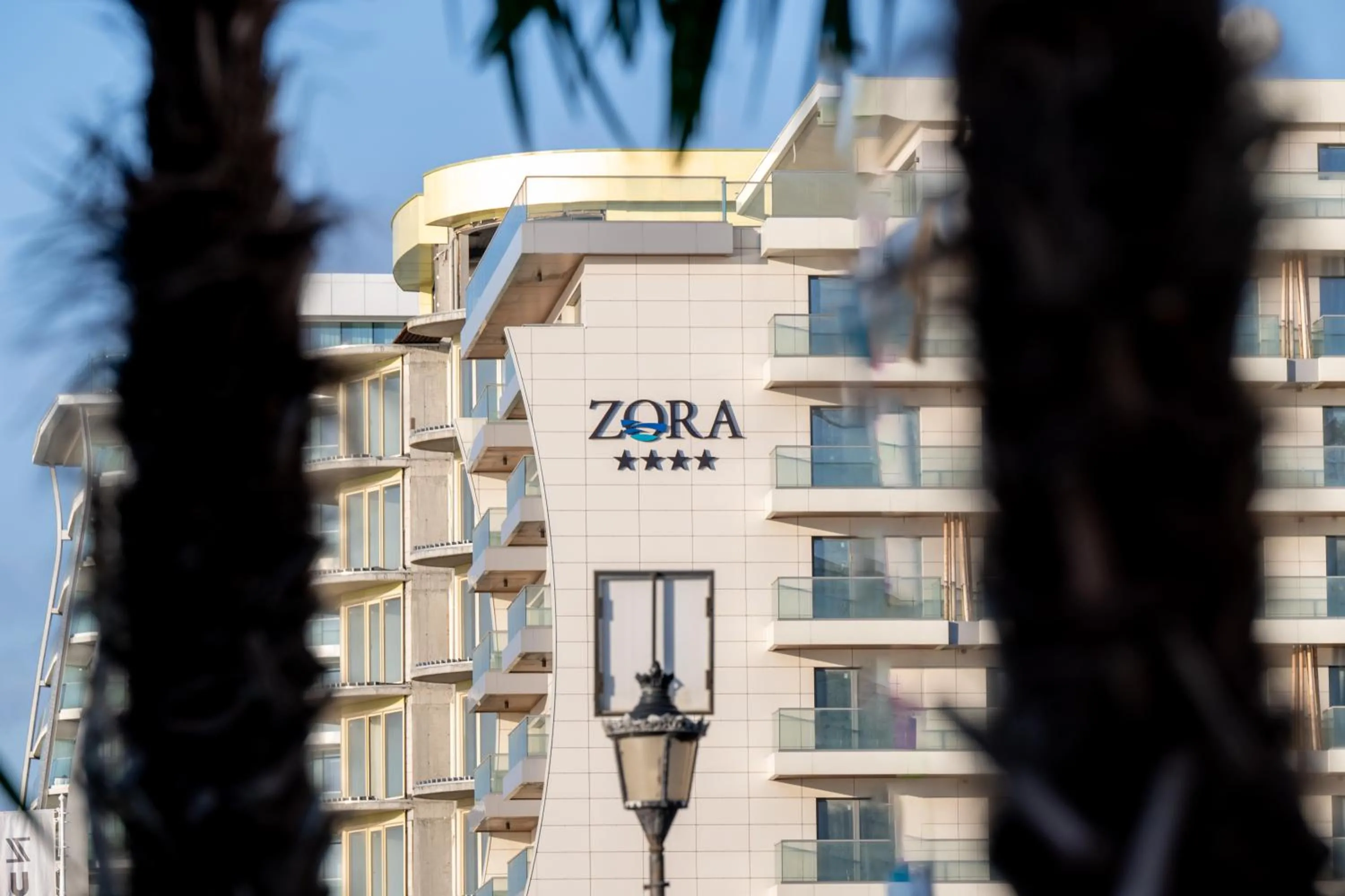 L&C Beach Home by Zora apartament,pe plaja