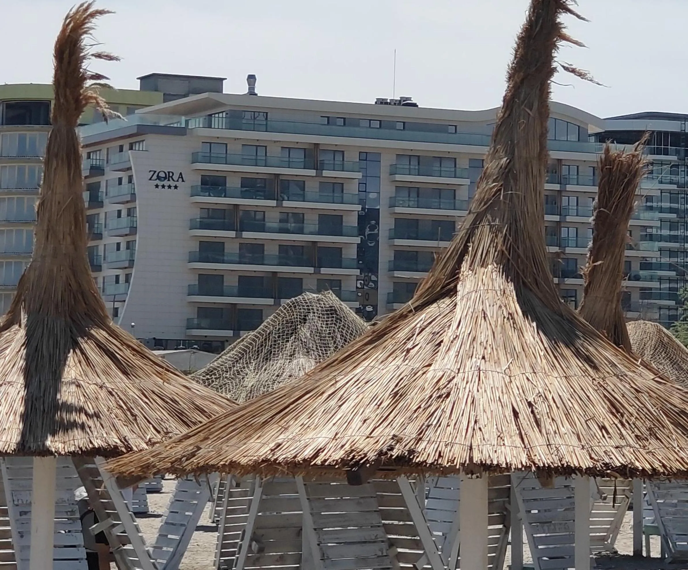 L&C Beach Home by Zora apartament,pe plaja