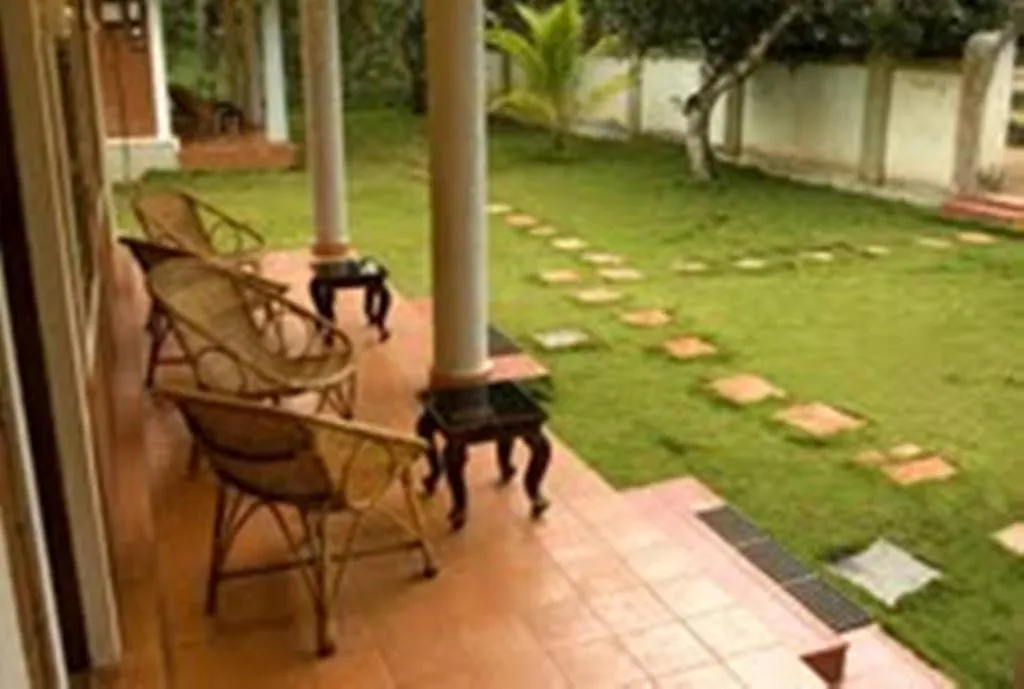 Facade/entrance in Dazzle Dew