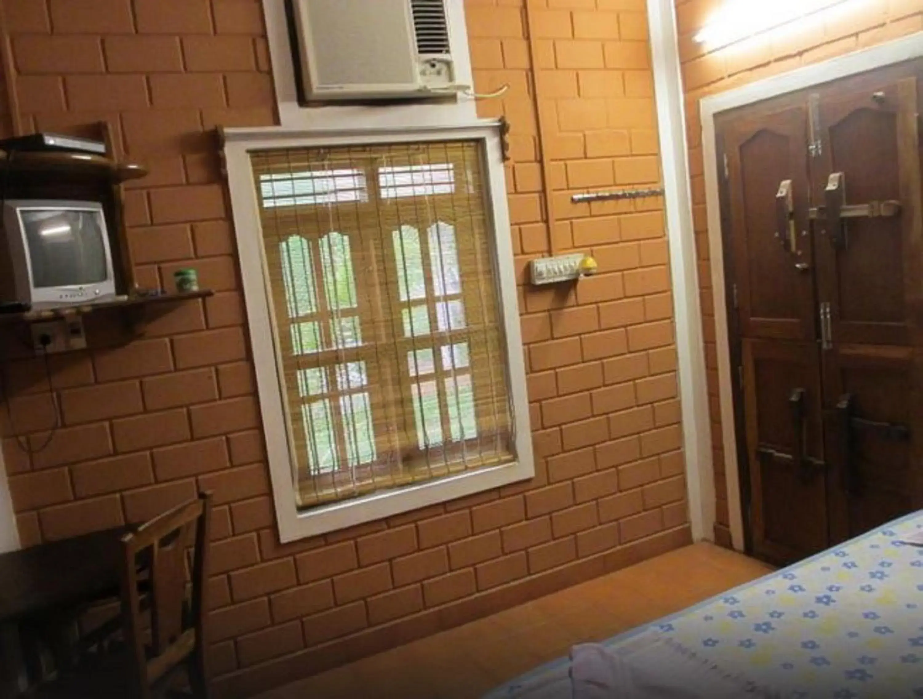 Bed in Dazzle Dew Bed in Dazzle Dew