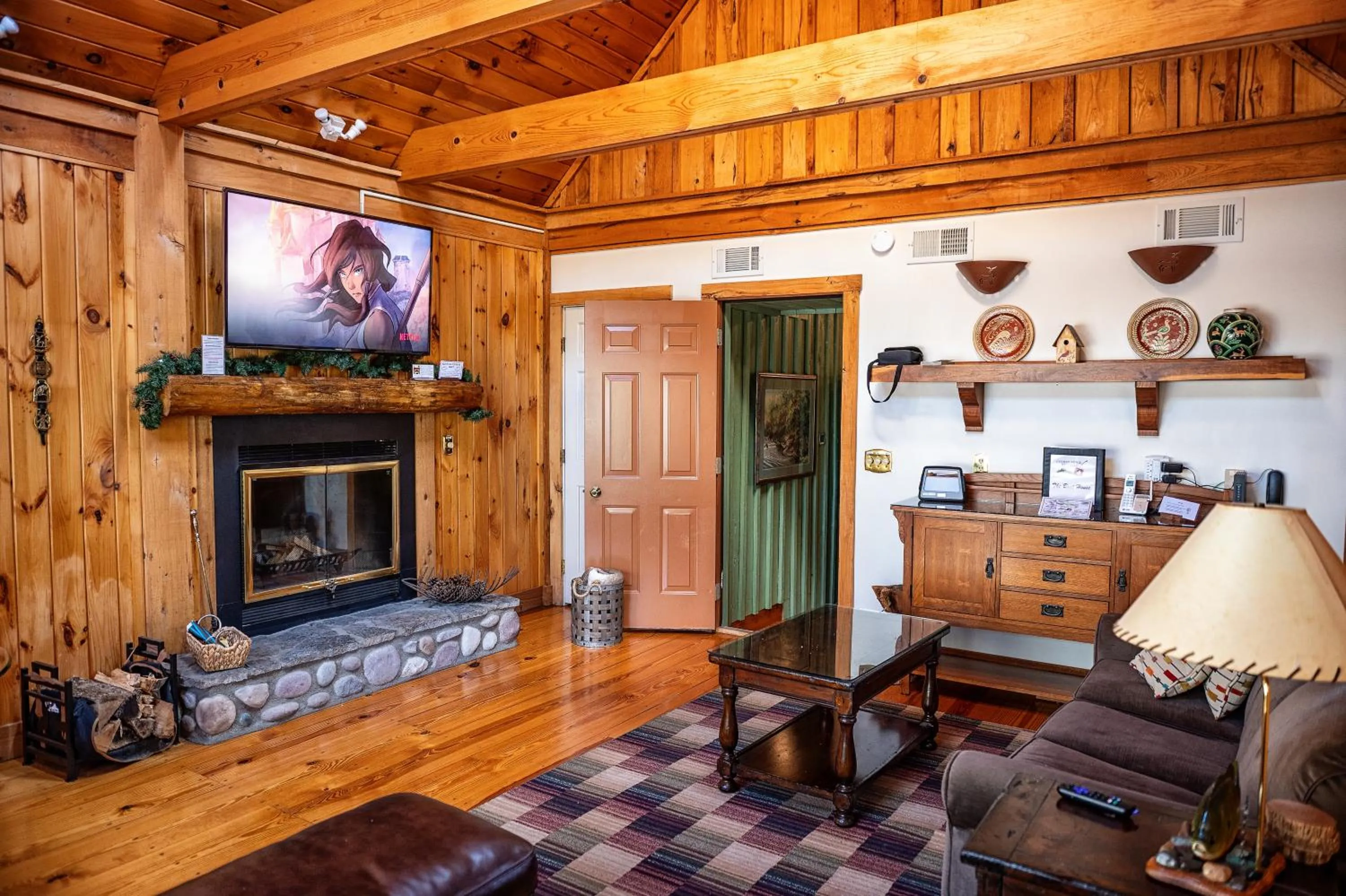 Living room in Cherry Ridge Retreat Luxury Cabins