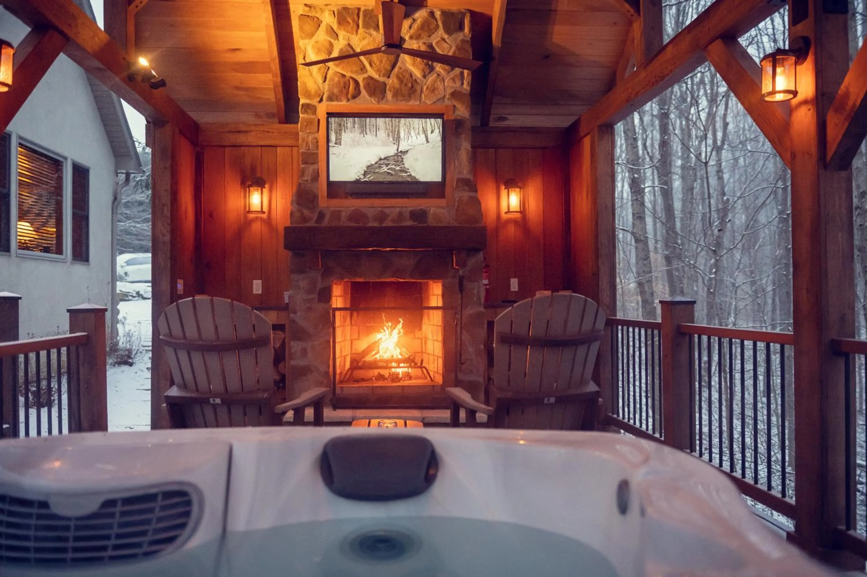 Hot Tub in Cherry Ridge Retreat Luxury Cabins