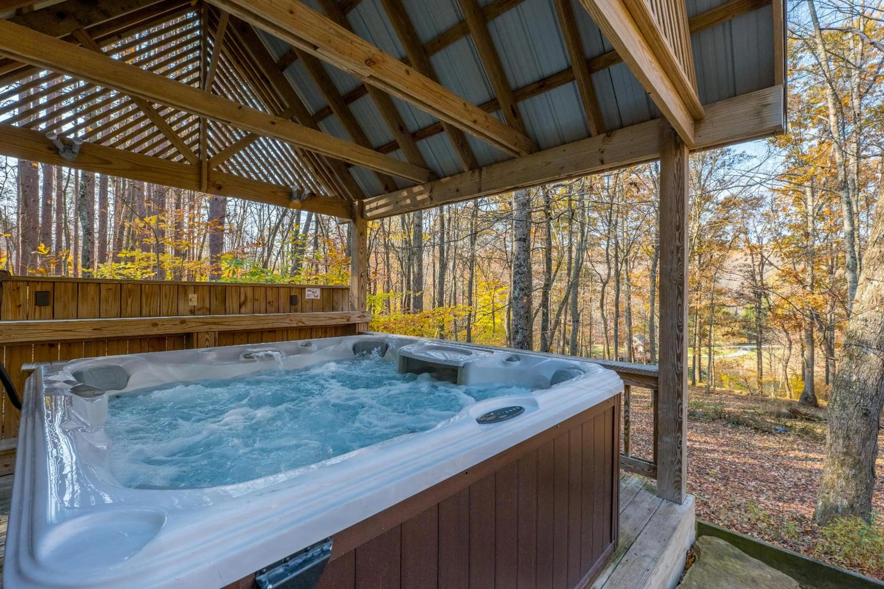 Hot Tub in Cherry Ridge Retreat Luxury Cabins