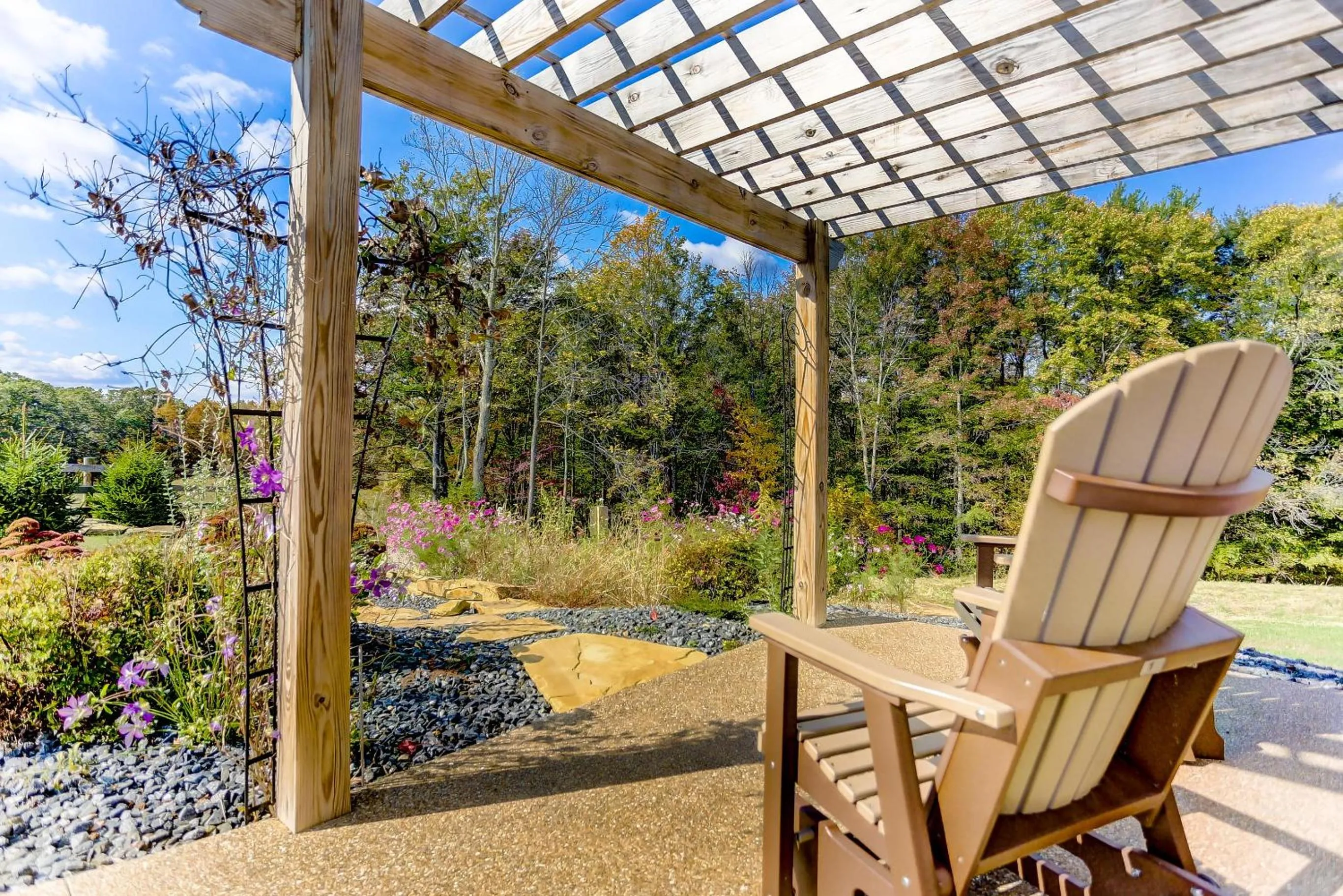 Patio in Cherry Ridge Retreat Luxury Cabins