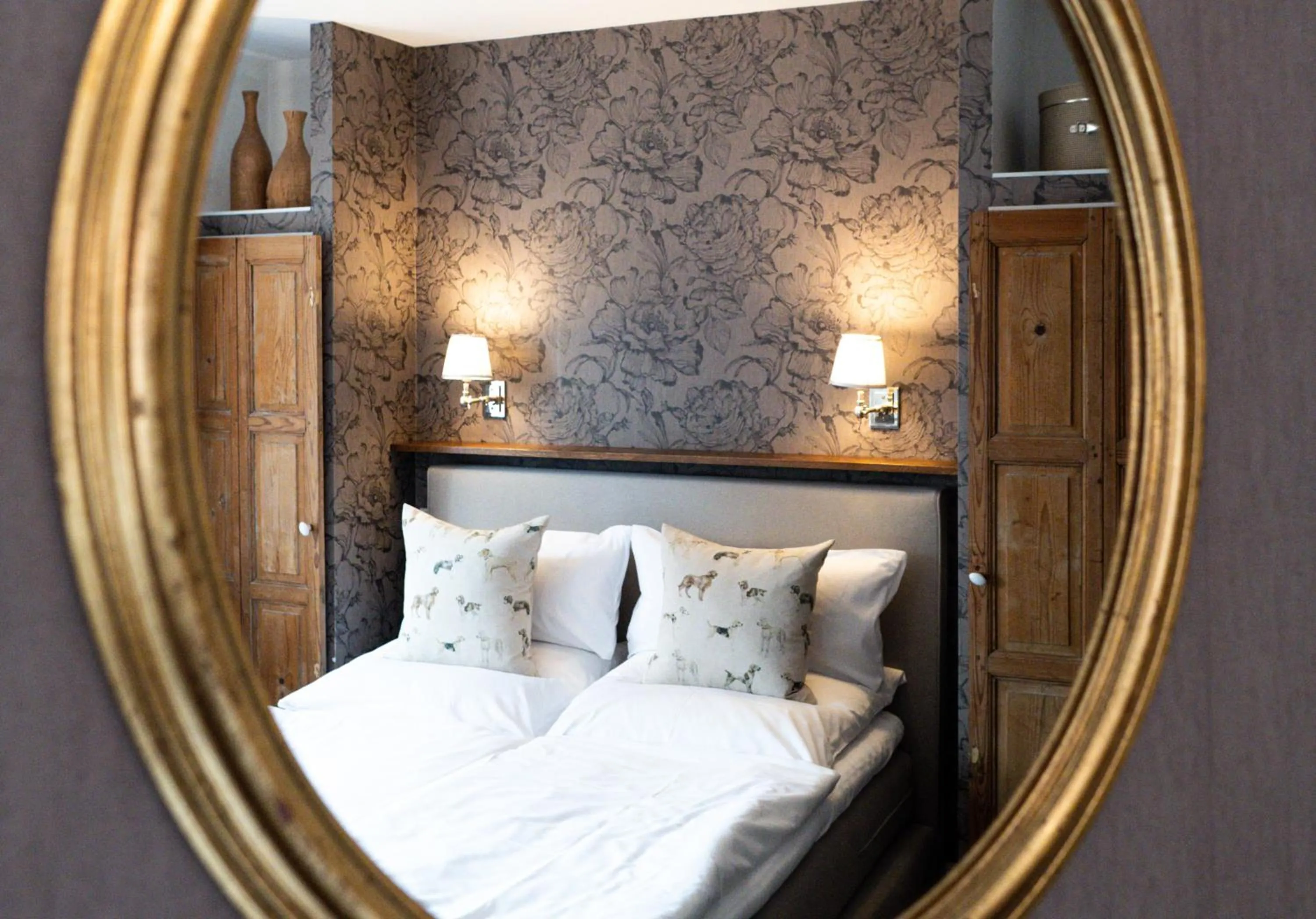 Photo of the whole room, Bed in Hotel No. 11