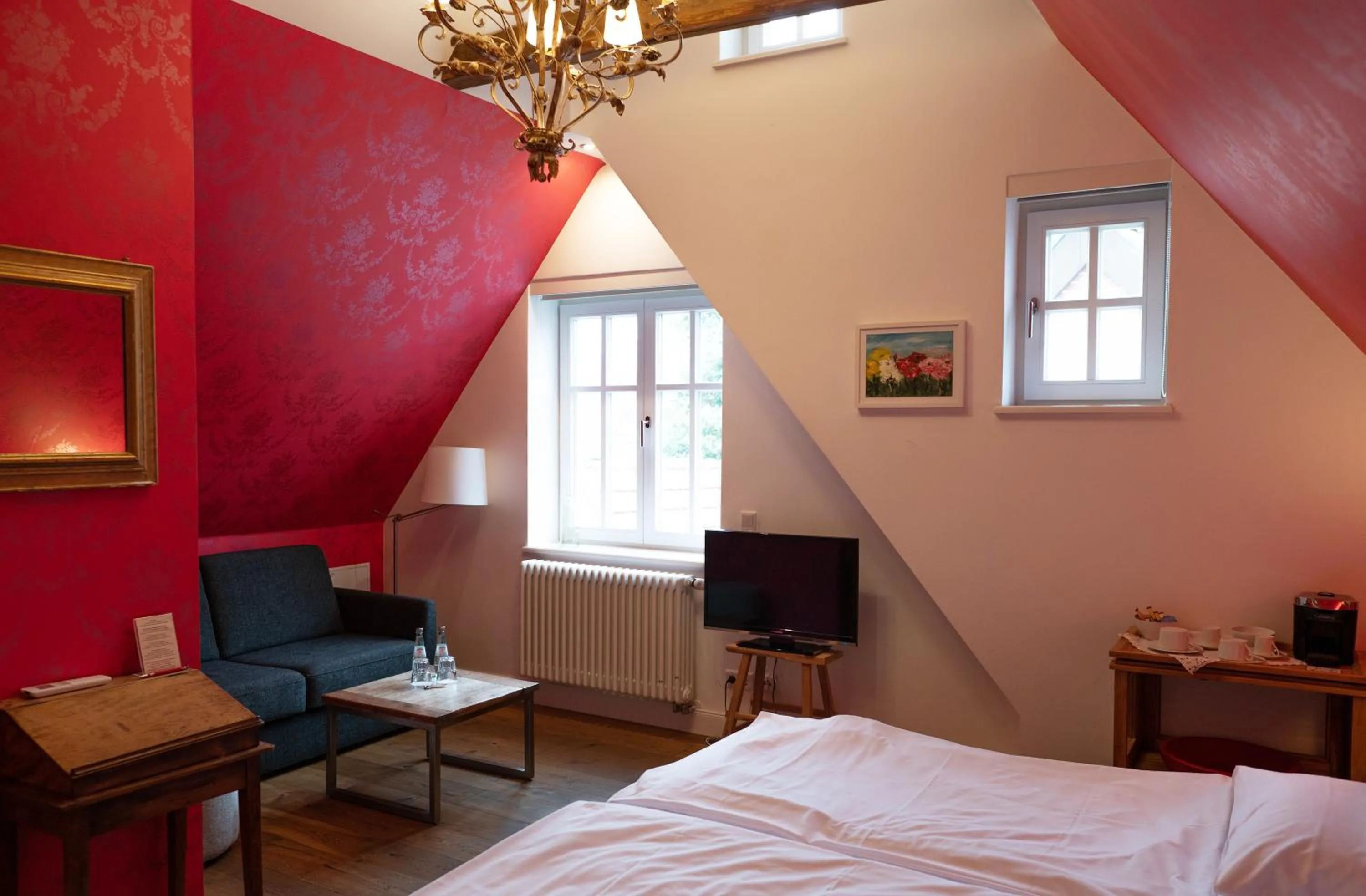 Photo of the whole room, Bed in Hotel No. 11