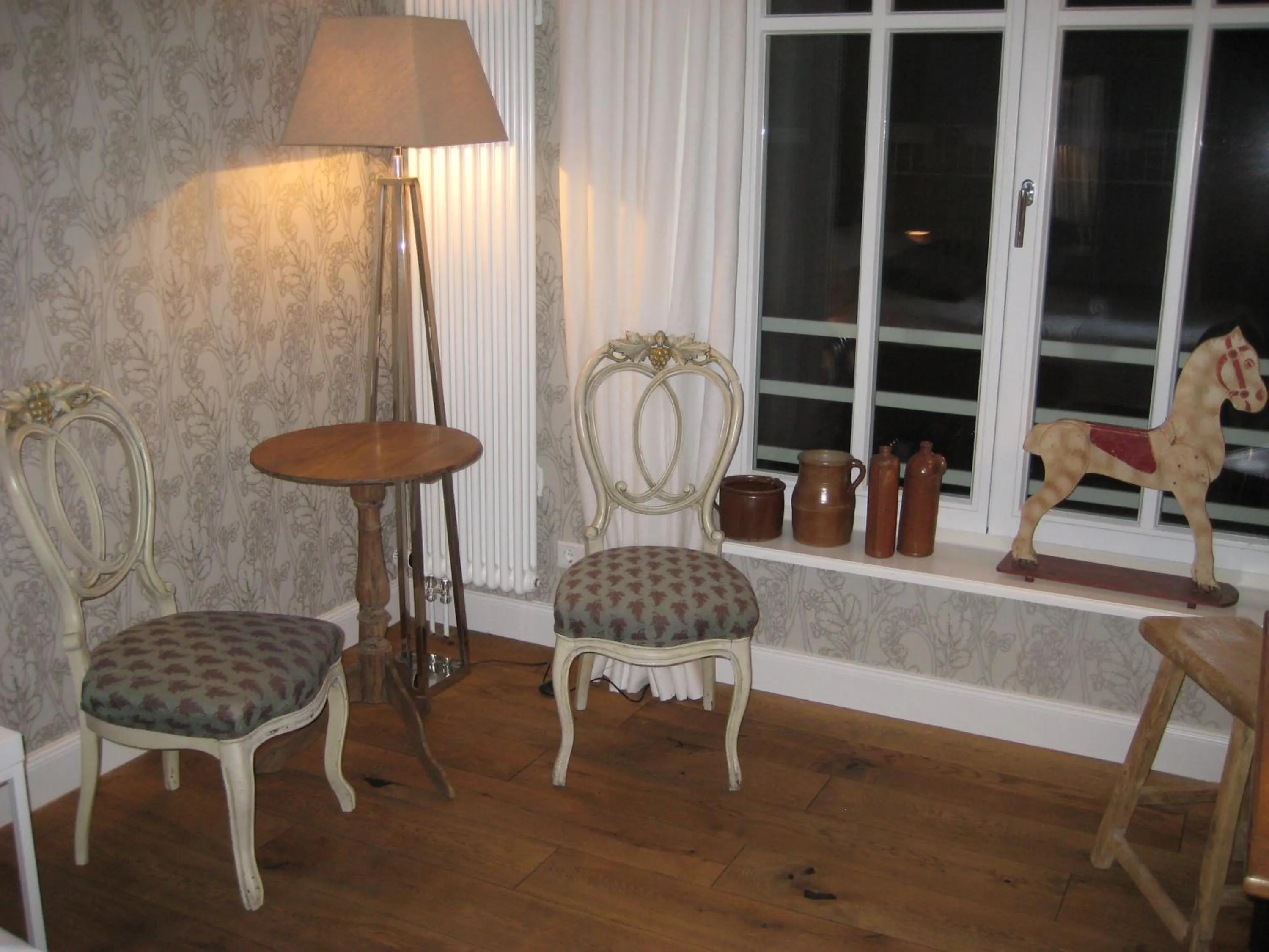 Photo of the whole room in Hotel No. 11