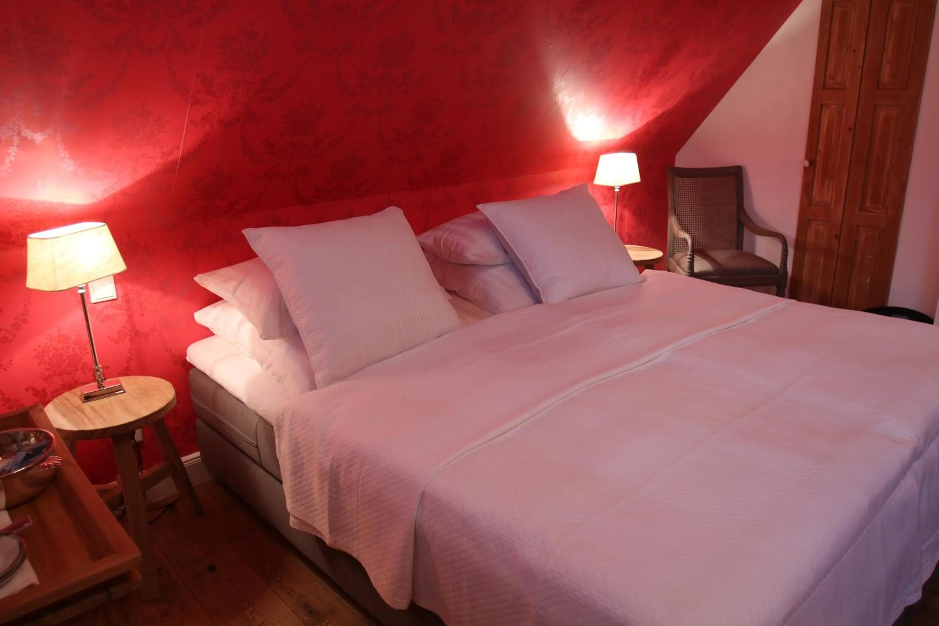 Photo of the whole room, Bed in Hotel No. 11