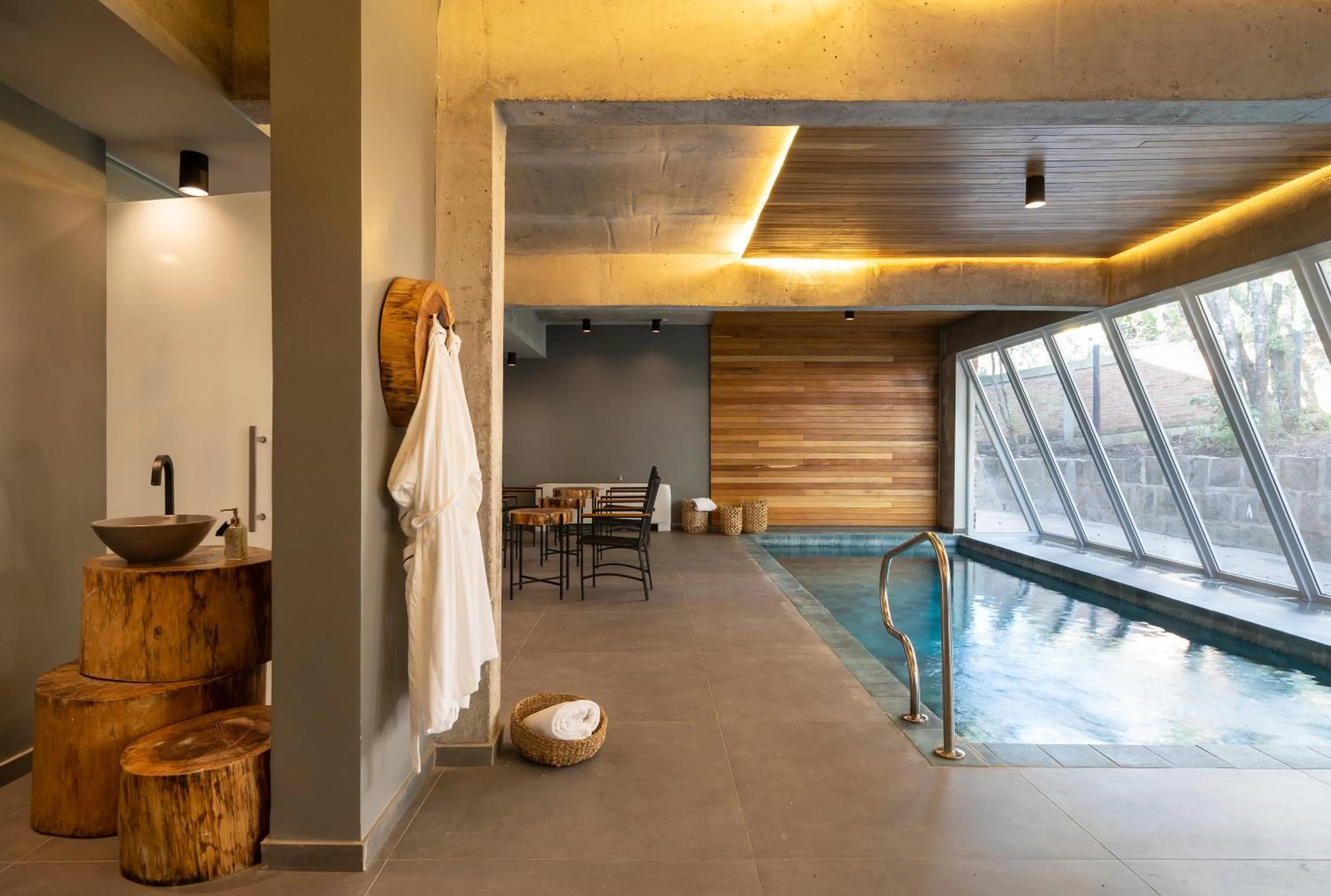 Swimming pool in Jangal das Araucárias Swan Design Hotel Canela