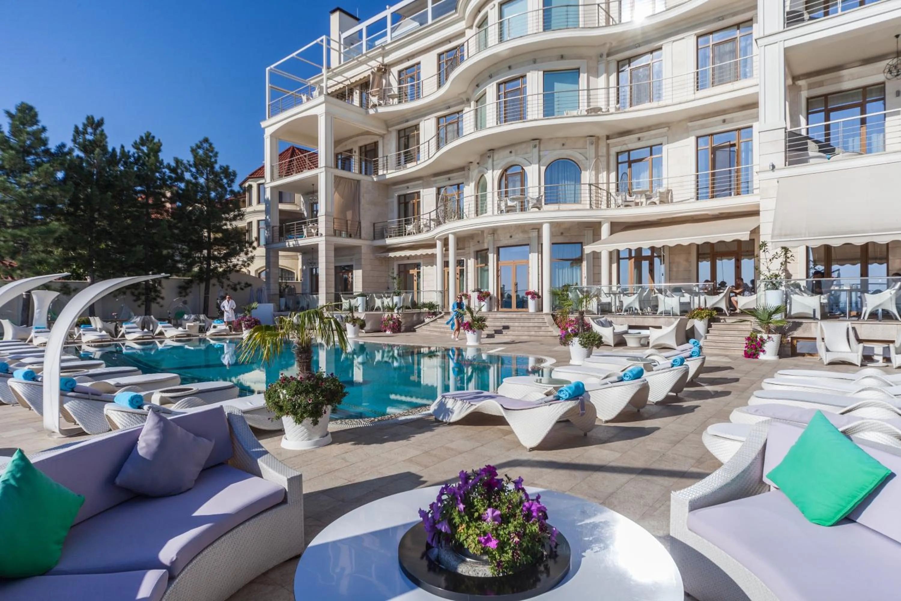 Property building in Hotel Panorama De Luxe