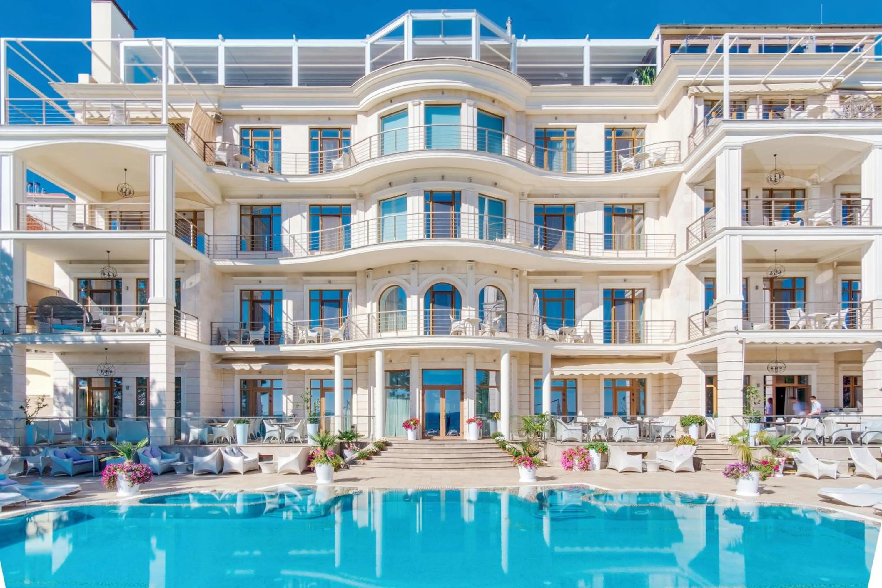 Property building in Hotel Panorama De Luxe