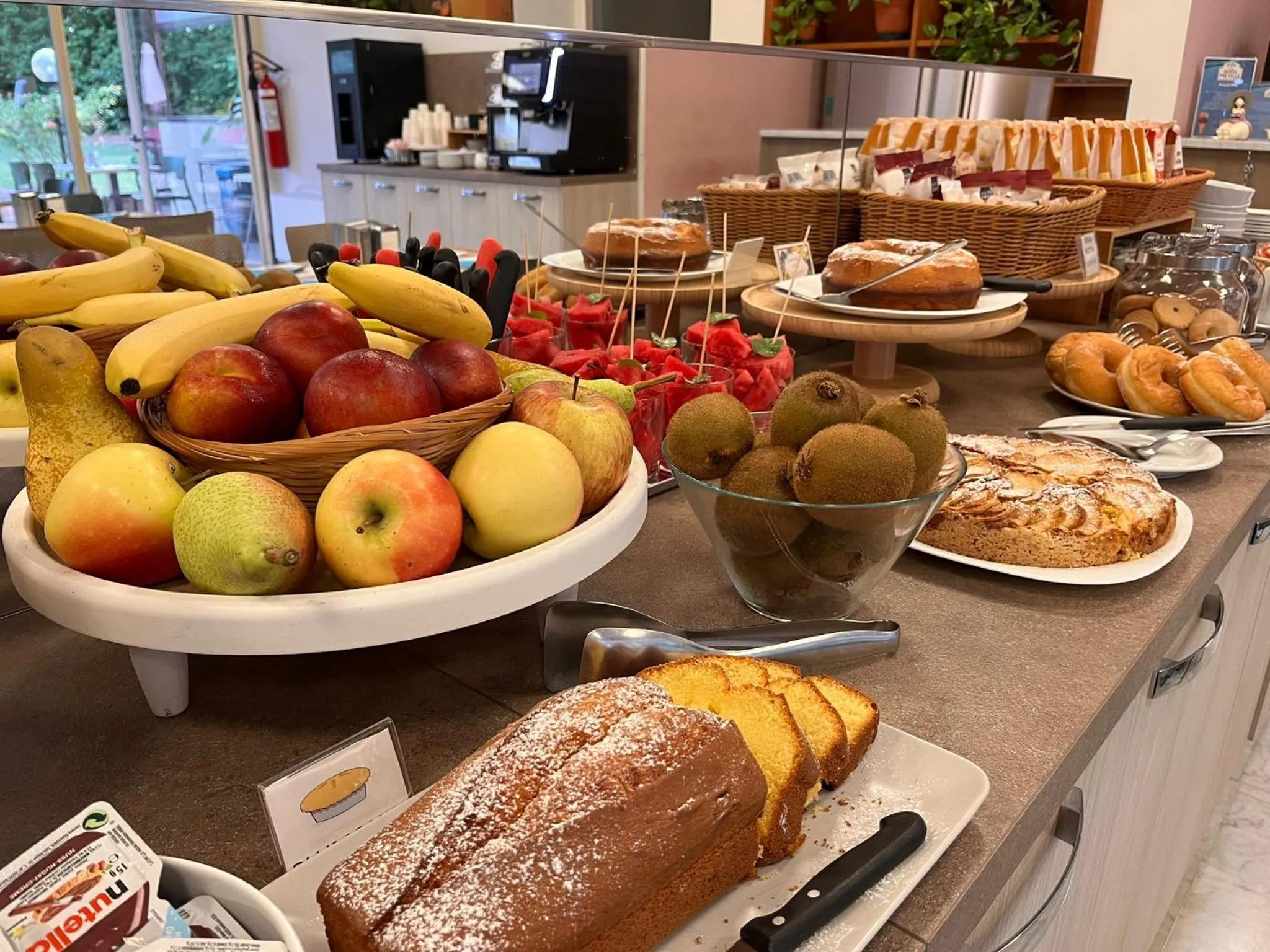 Buffet breakfast in Hotel Tre Ville