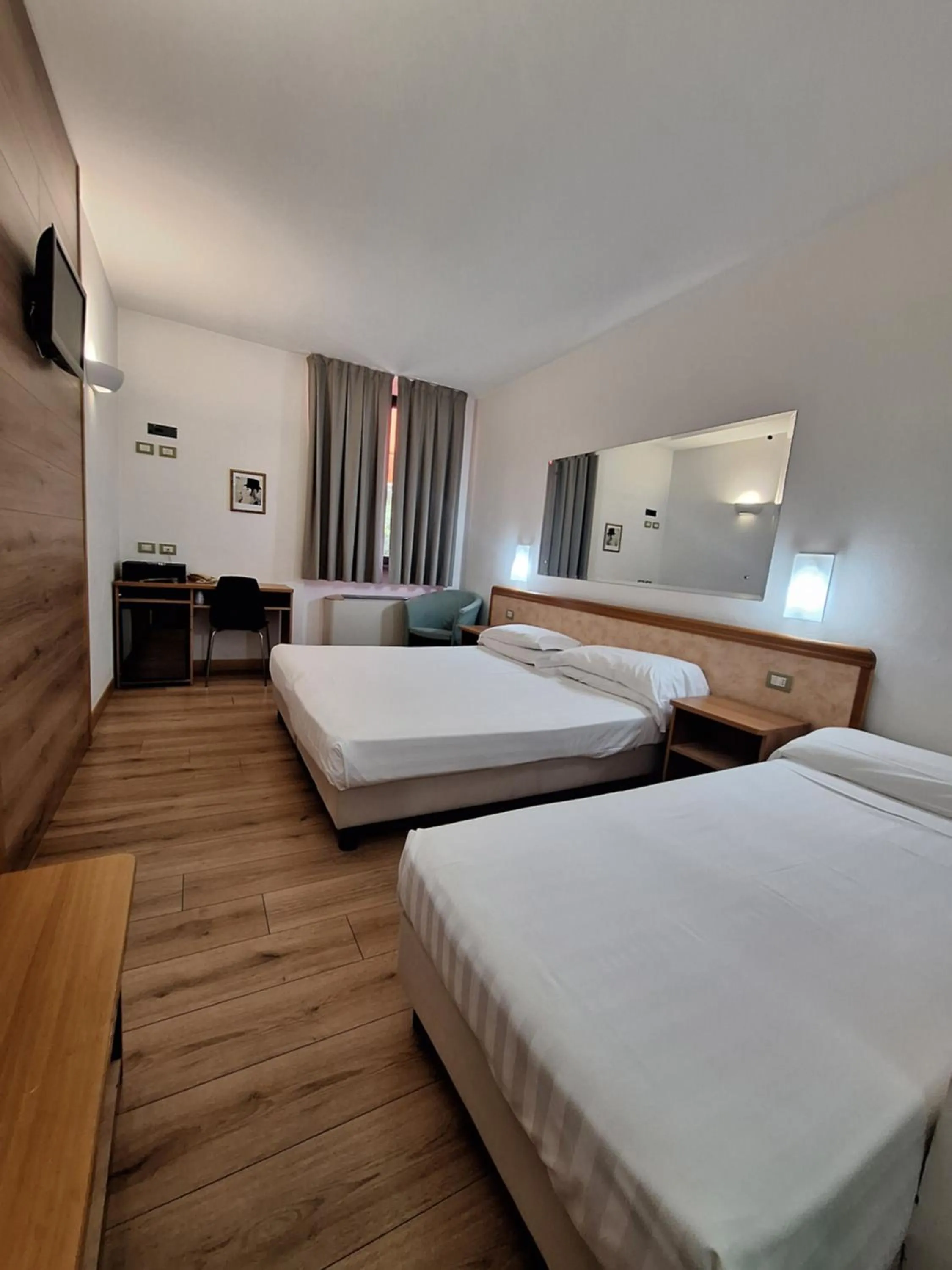 Photo of the whole room, Bed in Hotel Tre Ville