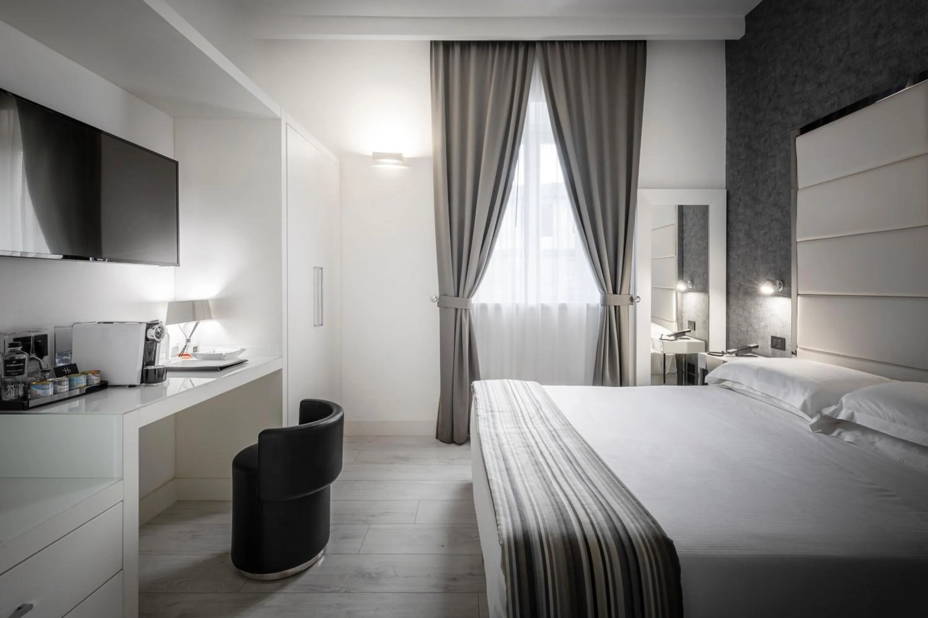 TV and multimedia, Bed in LHP Hotel River & SPA