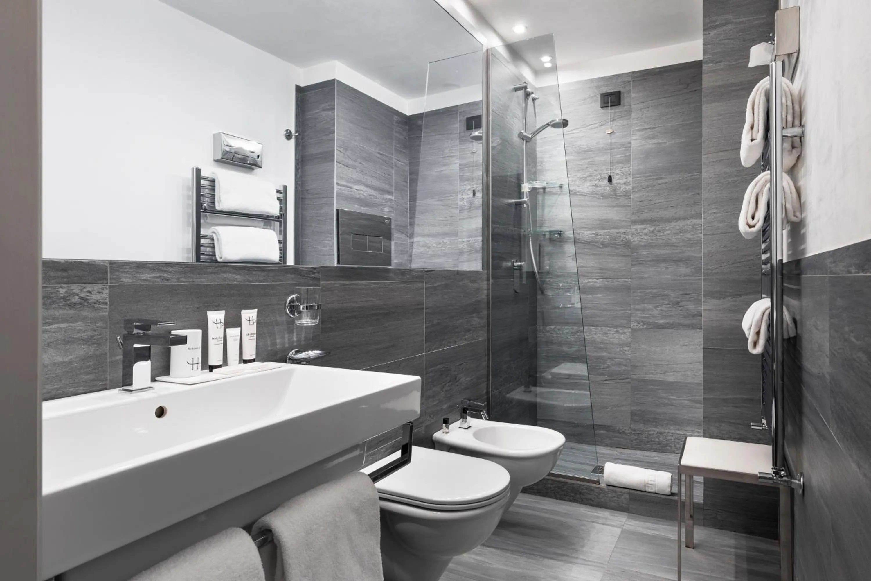 Toilet in LHP Hotel River & SPA