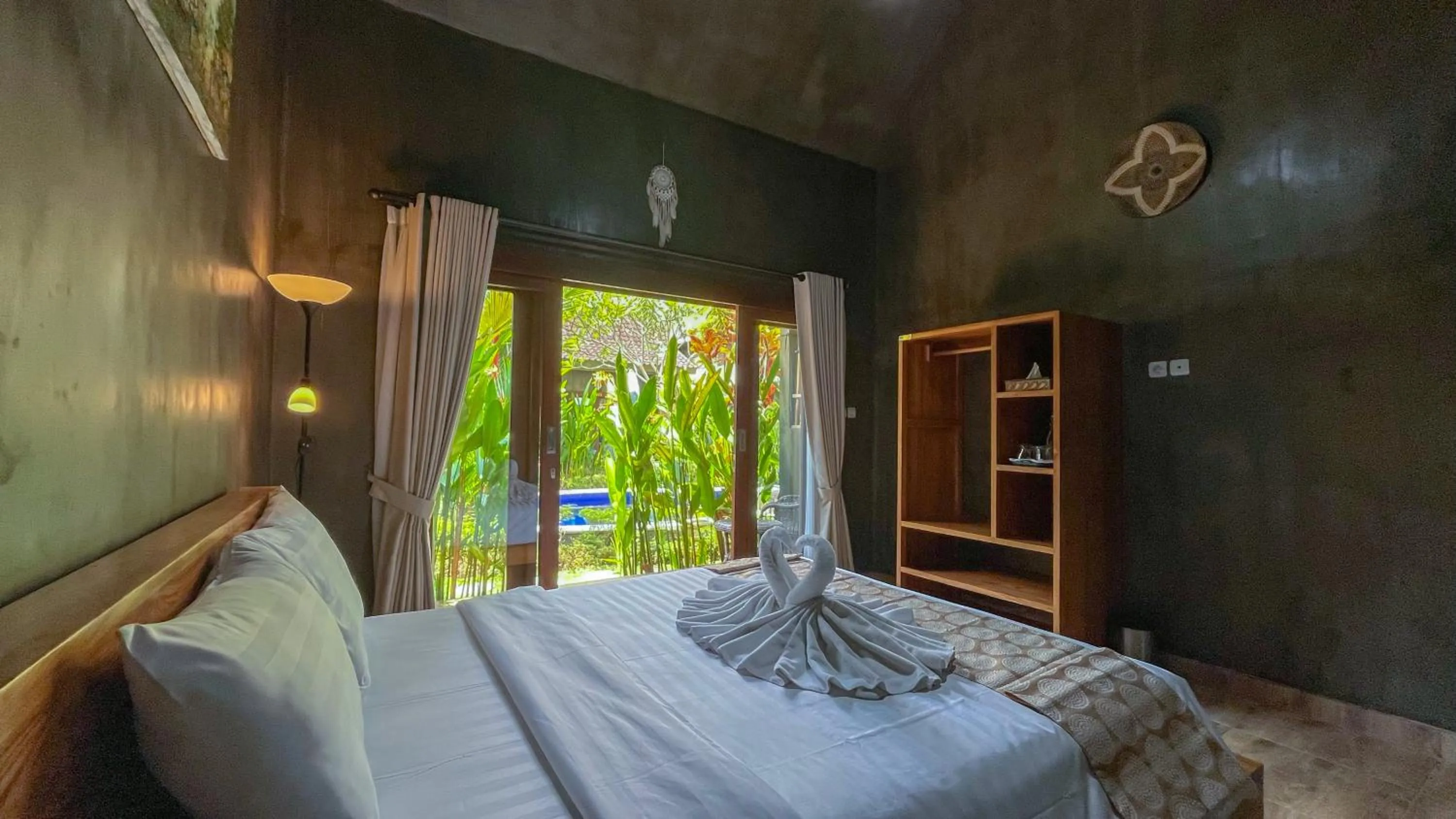 Photo of the whole room, Bed in Elemento Homestay Badung