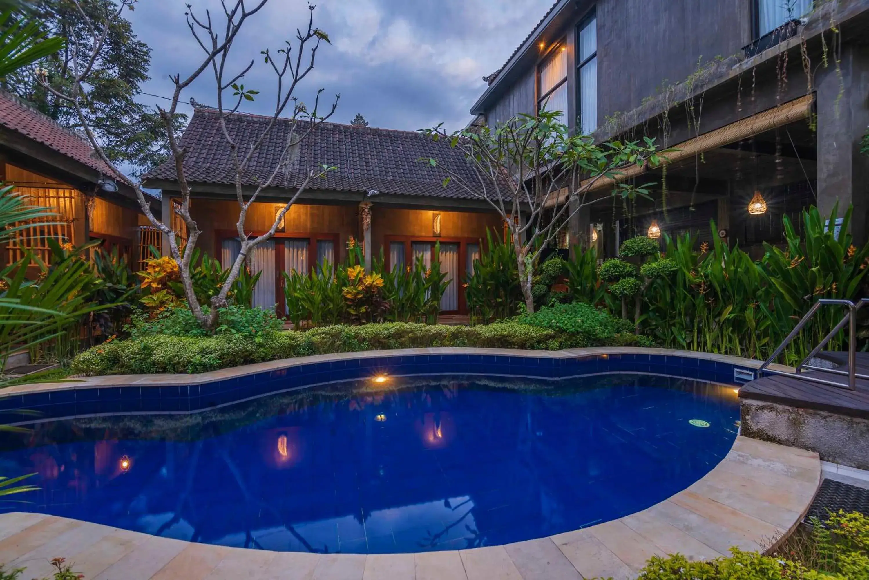 Pool view in Elemento Homestay Badung Pool view in Elemento Homestay Badung