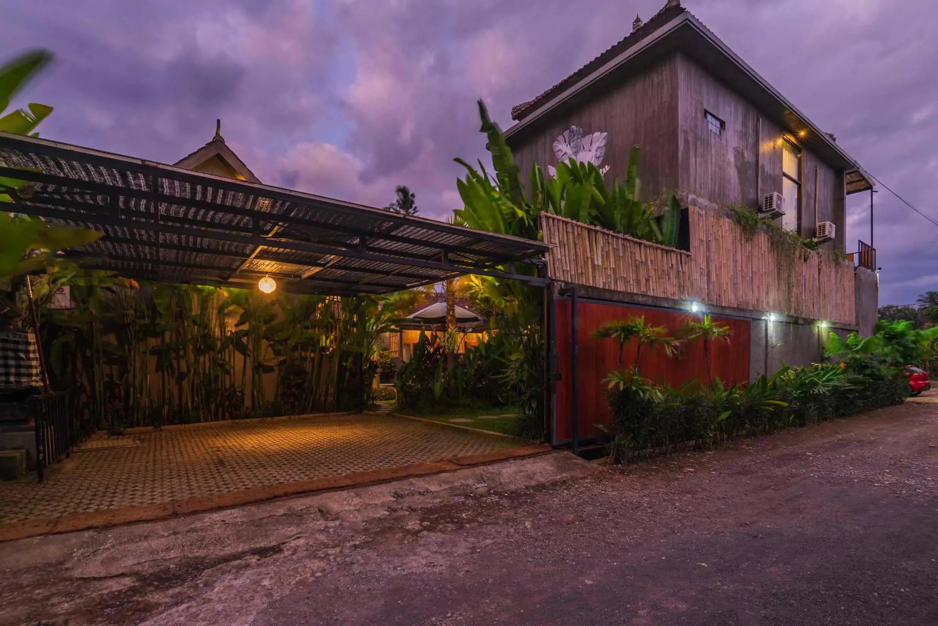 Property building in Elemento Homestay Badung Property building in Elemento Homestay Badung