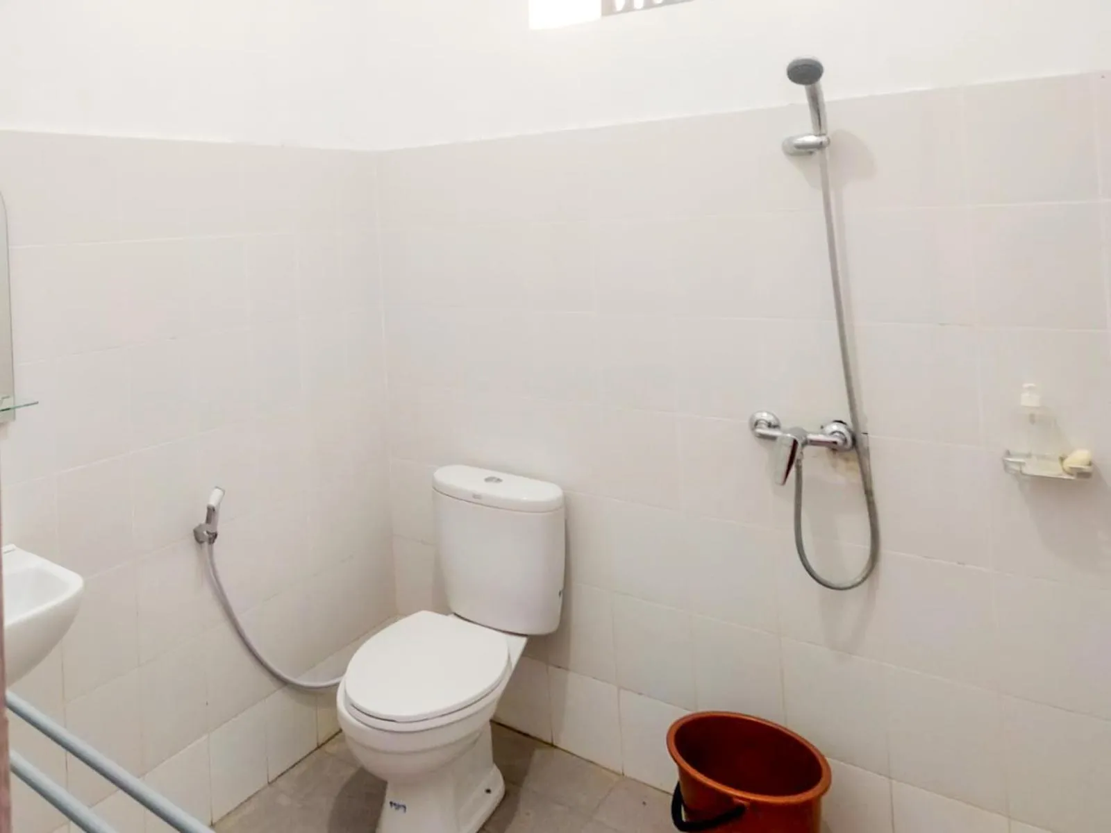 RedDoorz @ Makarios Hotel Poso