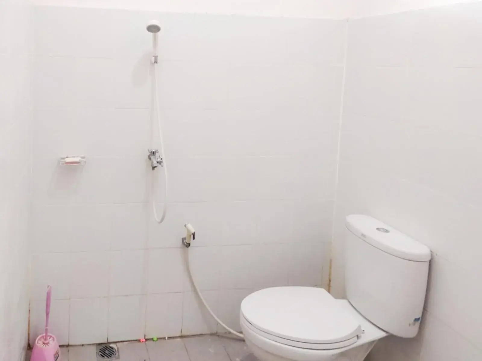 RedDoorz @ Makarios Hotel Poso RedDoorz @ Makarios Hotel Poso