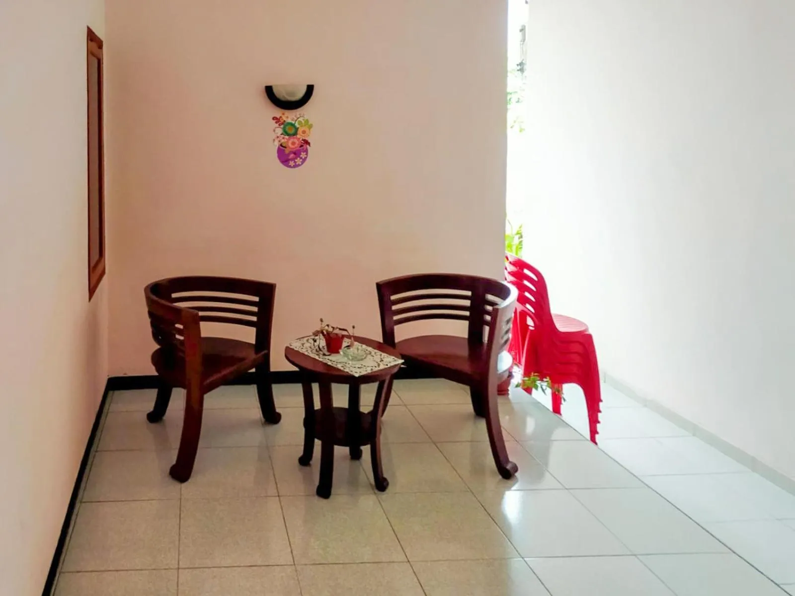 RedDoorz @ Makarios Hotel Poso