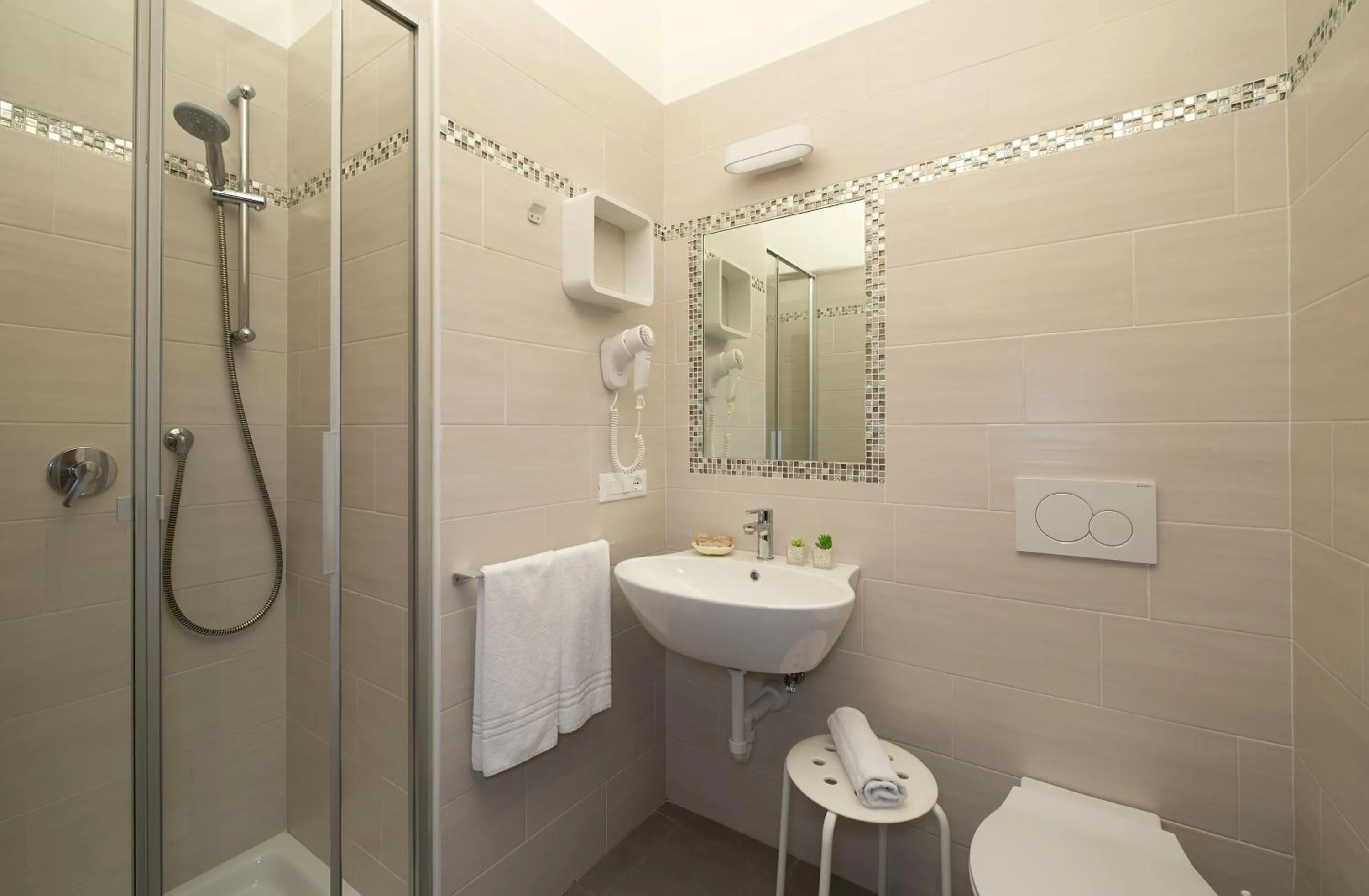 Shower in Hotel Guerrini