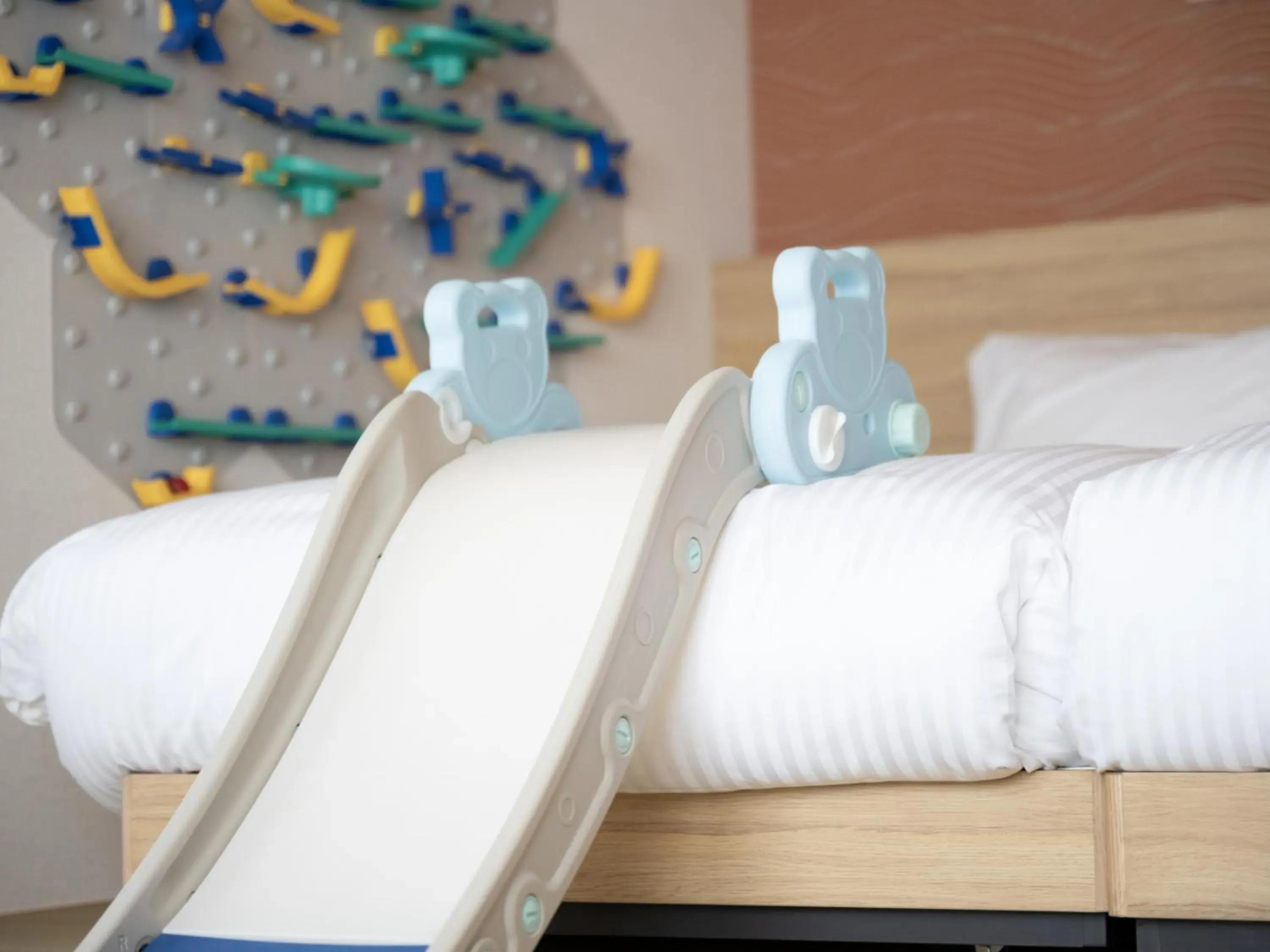 Bed in MIMARU Osaka Namba Station Bed in MIMARU Osaka Namba Station