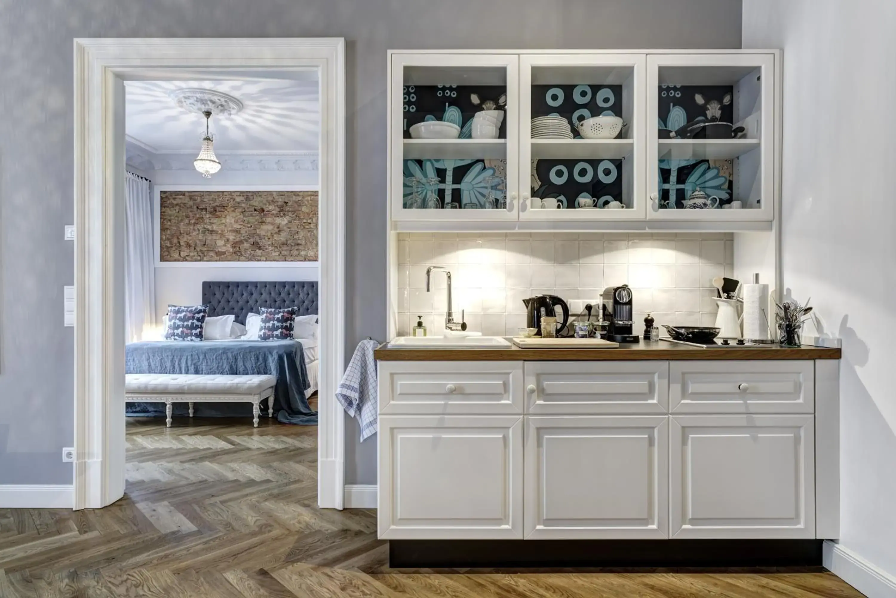 Kitchen or kitchenette, Bed in Gorki Apartments Kitchen or kitchenette, Bed in Gorki Apartments