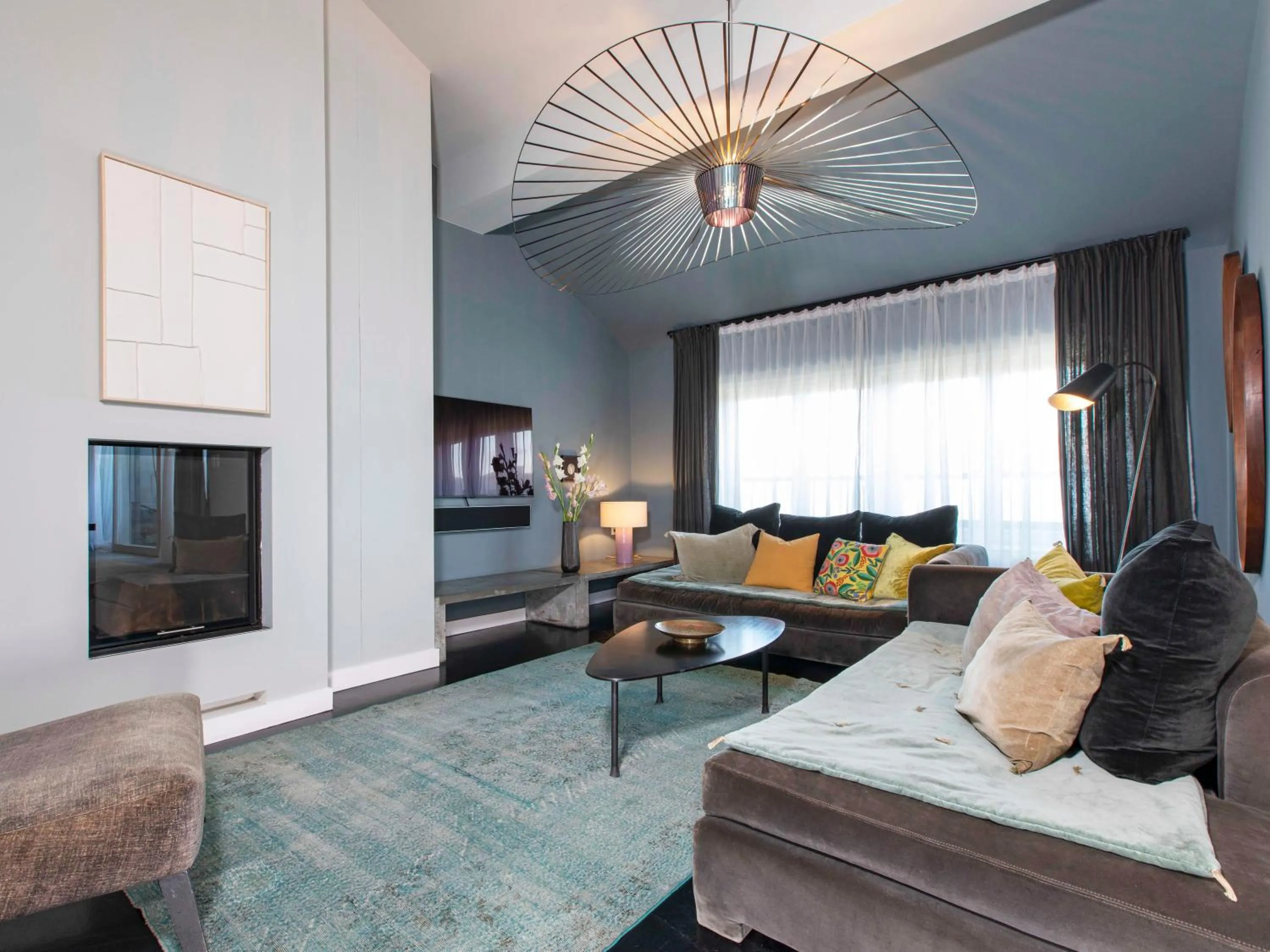 Living room, Bed in Gorki Apartments