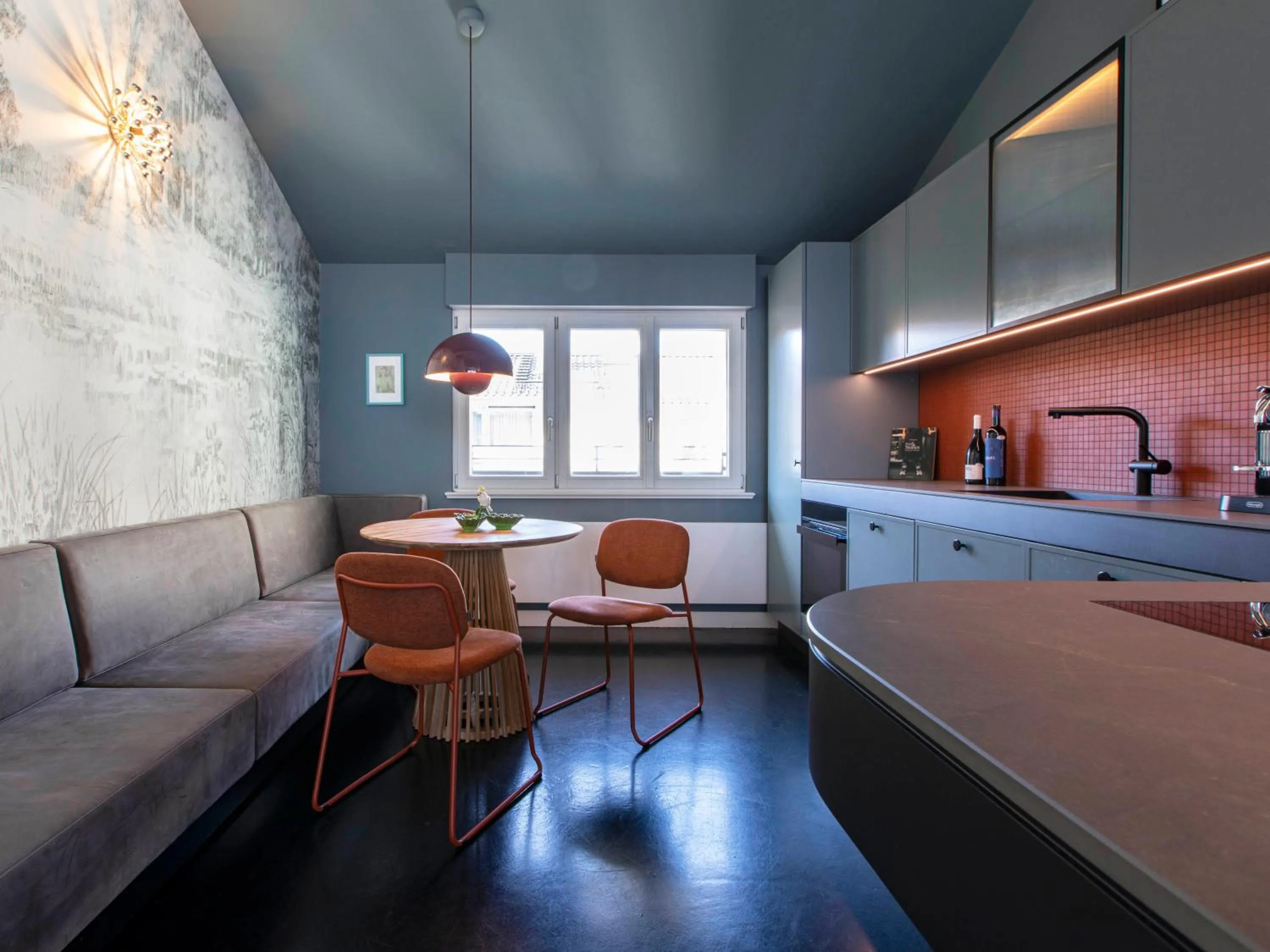 Kitchen or kitchenette in Gorki Apartments