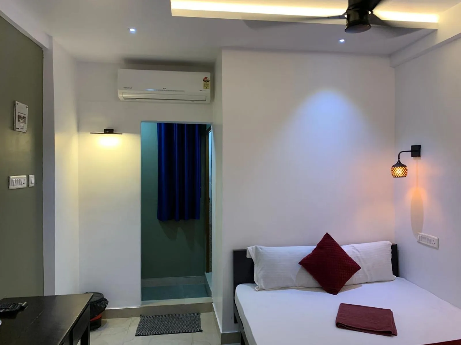 Bed in FAAZ Residency