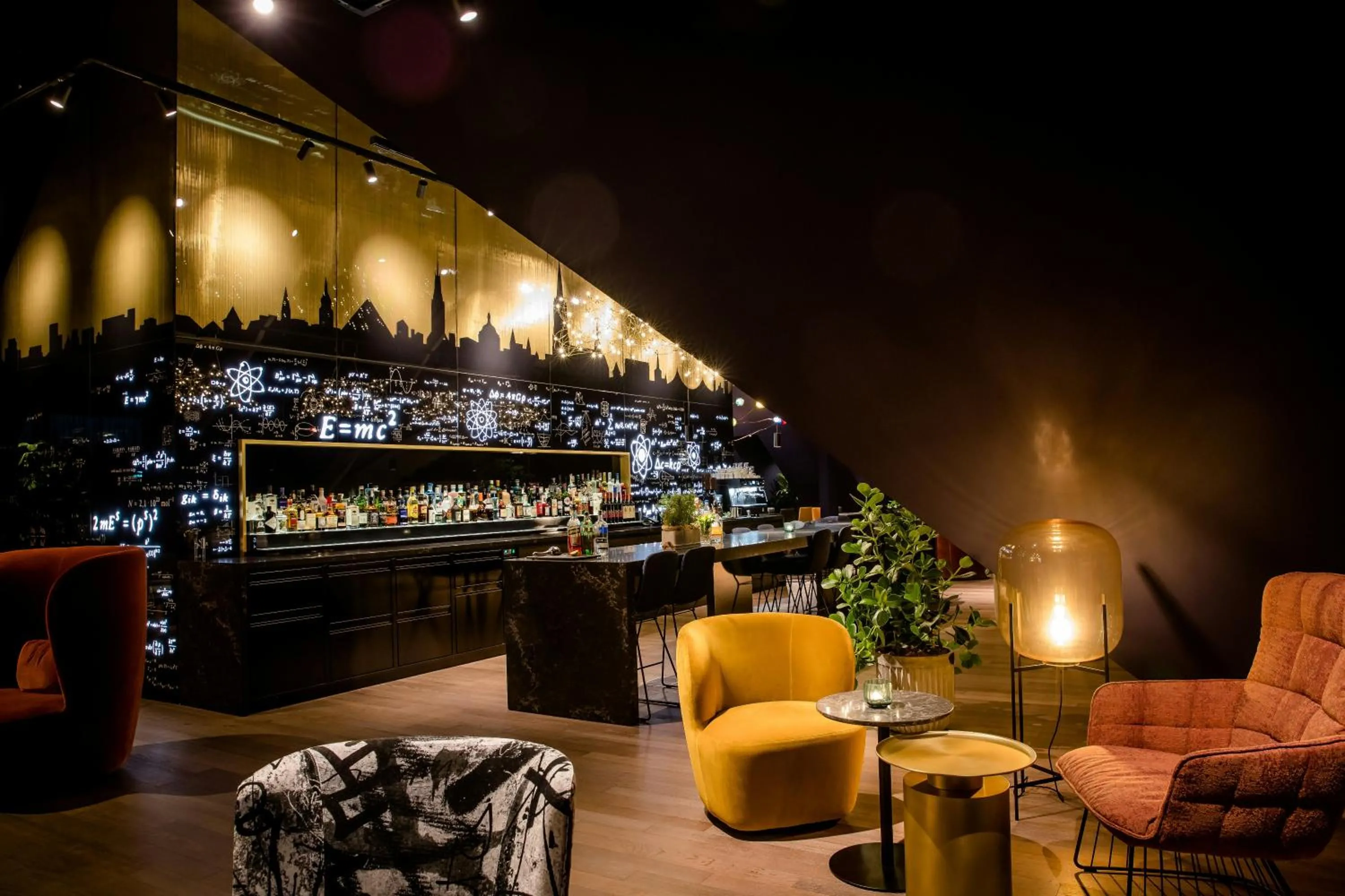 Lounge or bar in Motel One Ulm