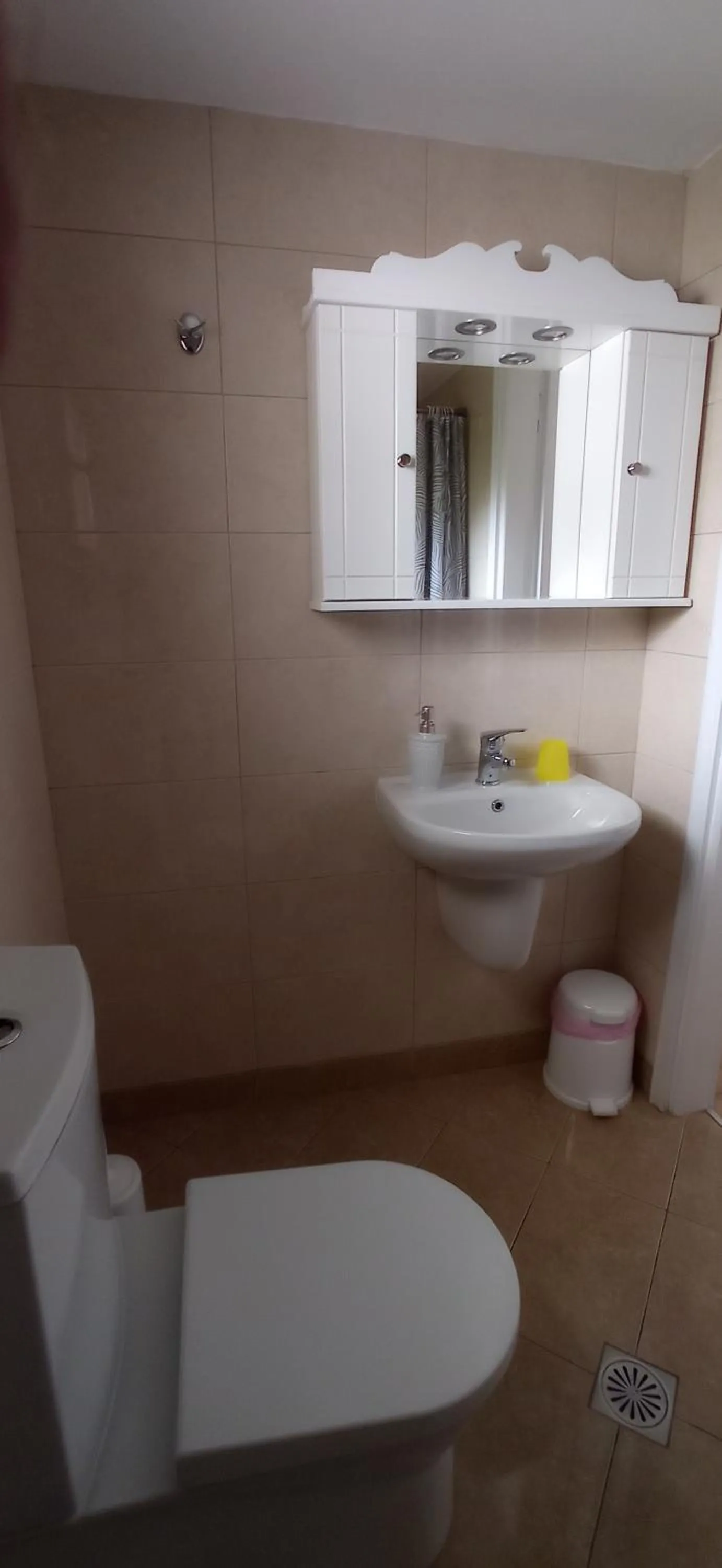 Bathroom in Veroniki Studios