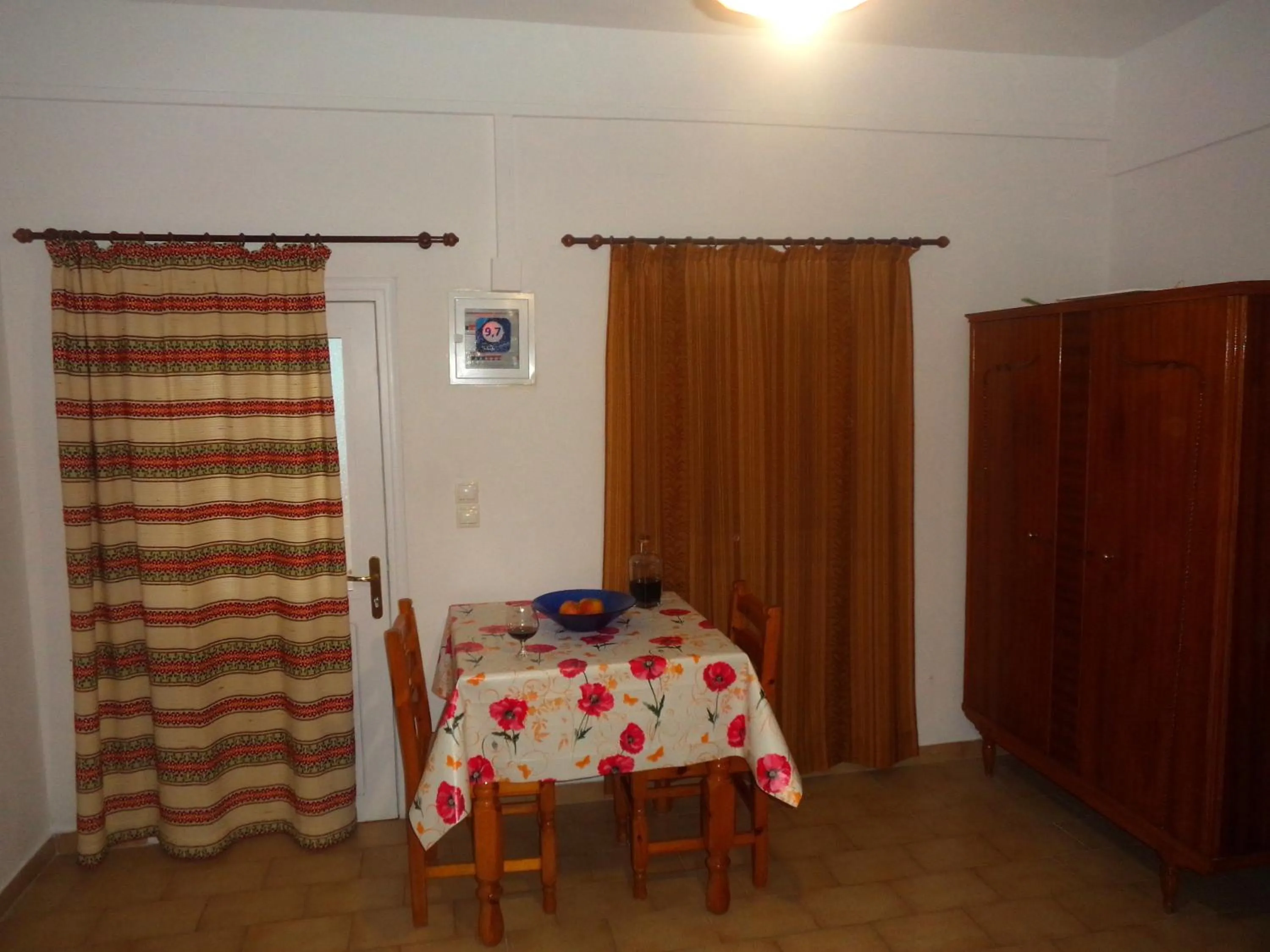 Dining area in Veroniki Studios